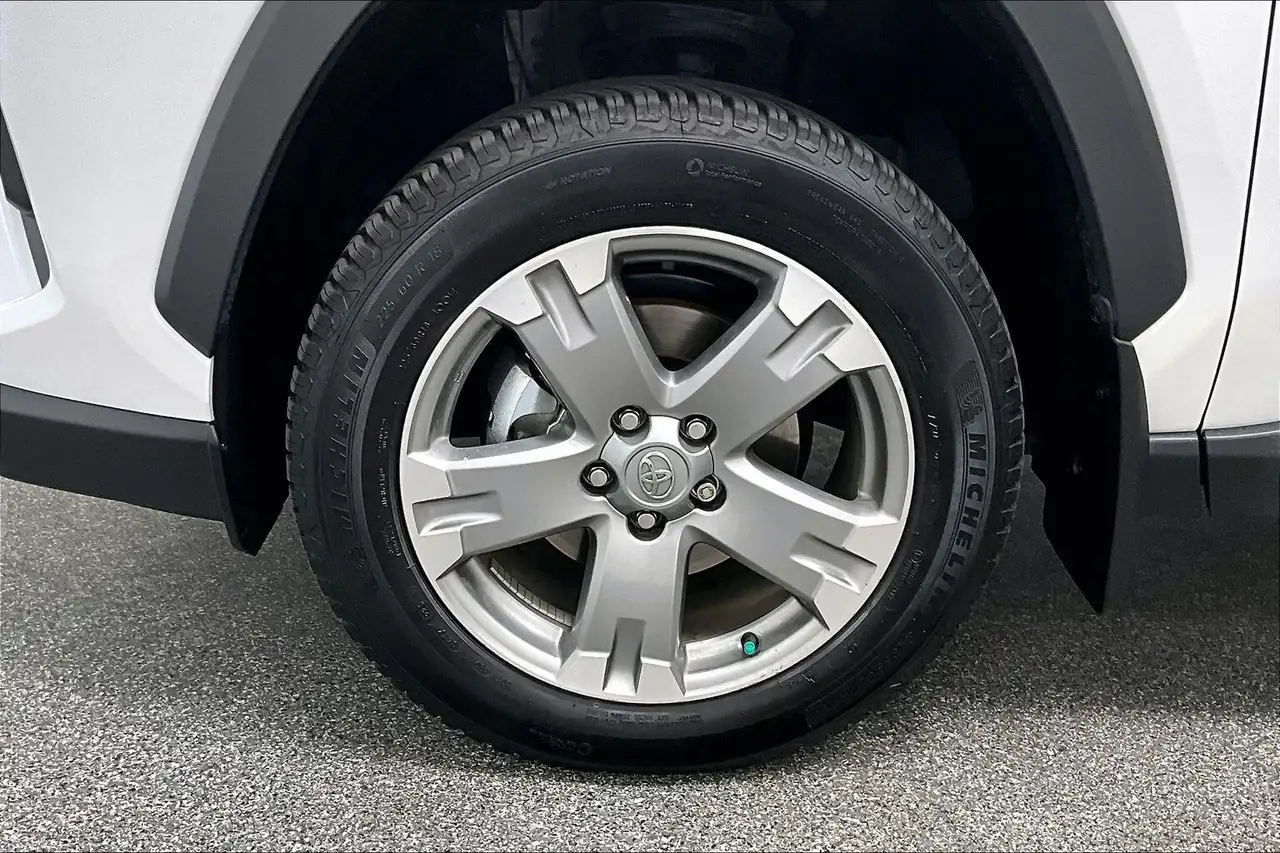 Toyota RAV 4 снимка Toyota RAV 4