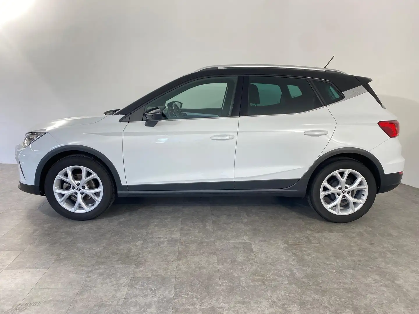 SEAT Arona 1.0 TSI FR OPF LED*ACC 70 kW (95 PS), Schalt. 5... Noir - 2