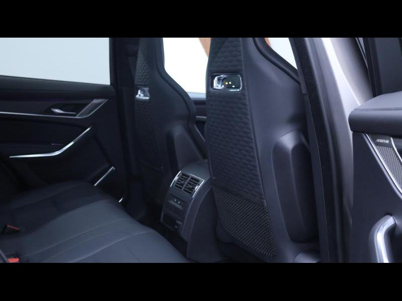 Jaguar F-Pace SVR 5.0 P550 Auto — photo 13
