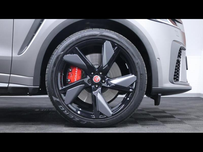 Jaguar F-Pace SVR 5.0 P550 Auto — photo 10