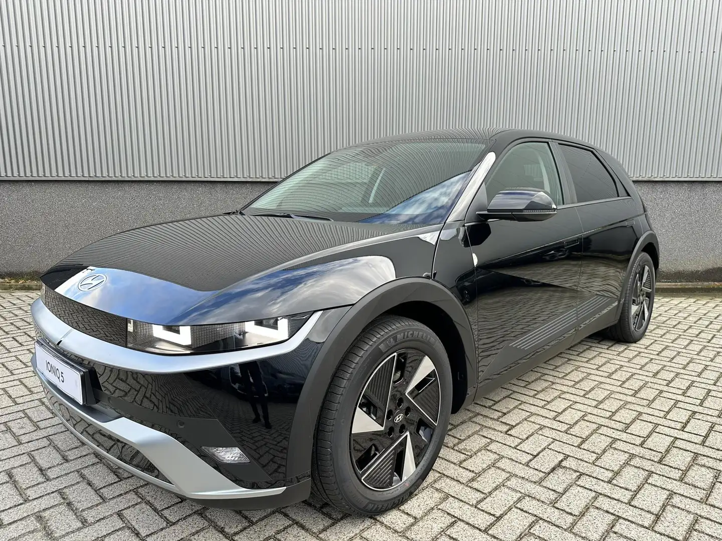 Hyundai IONIQ 5 84 kWh 229pk RWD Connect+ Nero - 2