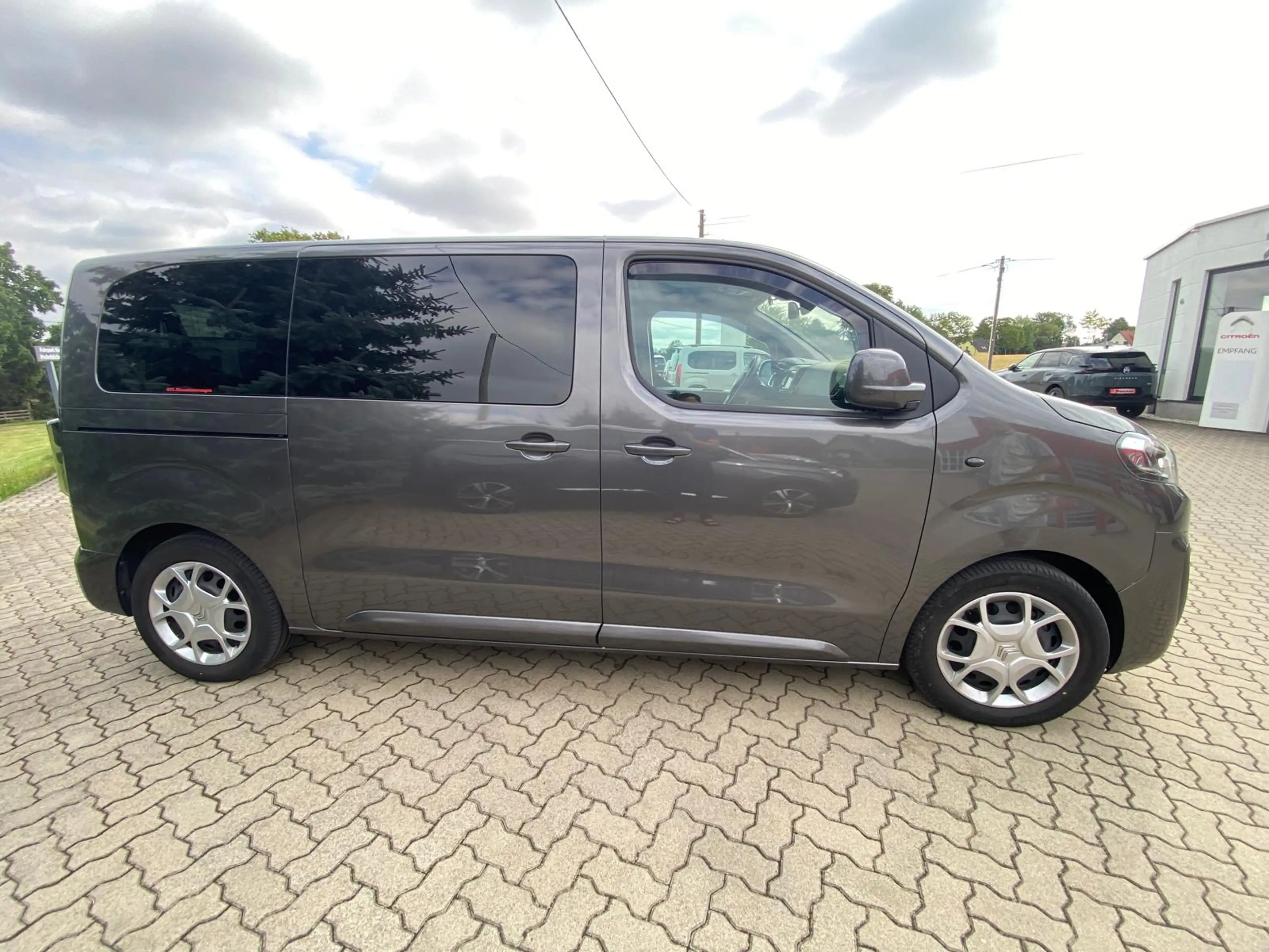 Citroen Spacetourer Feel M (L2) Elektromotor, Xenon-Scheinwerfer, Navi, Einparkhilfe vorn und hinten, Rückfahrkamera — photo 7