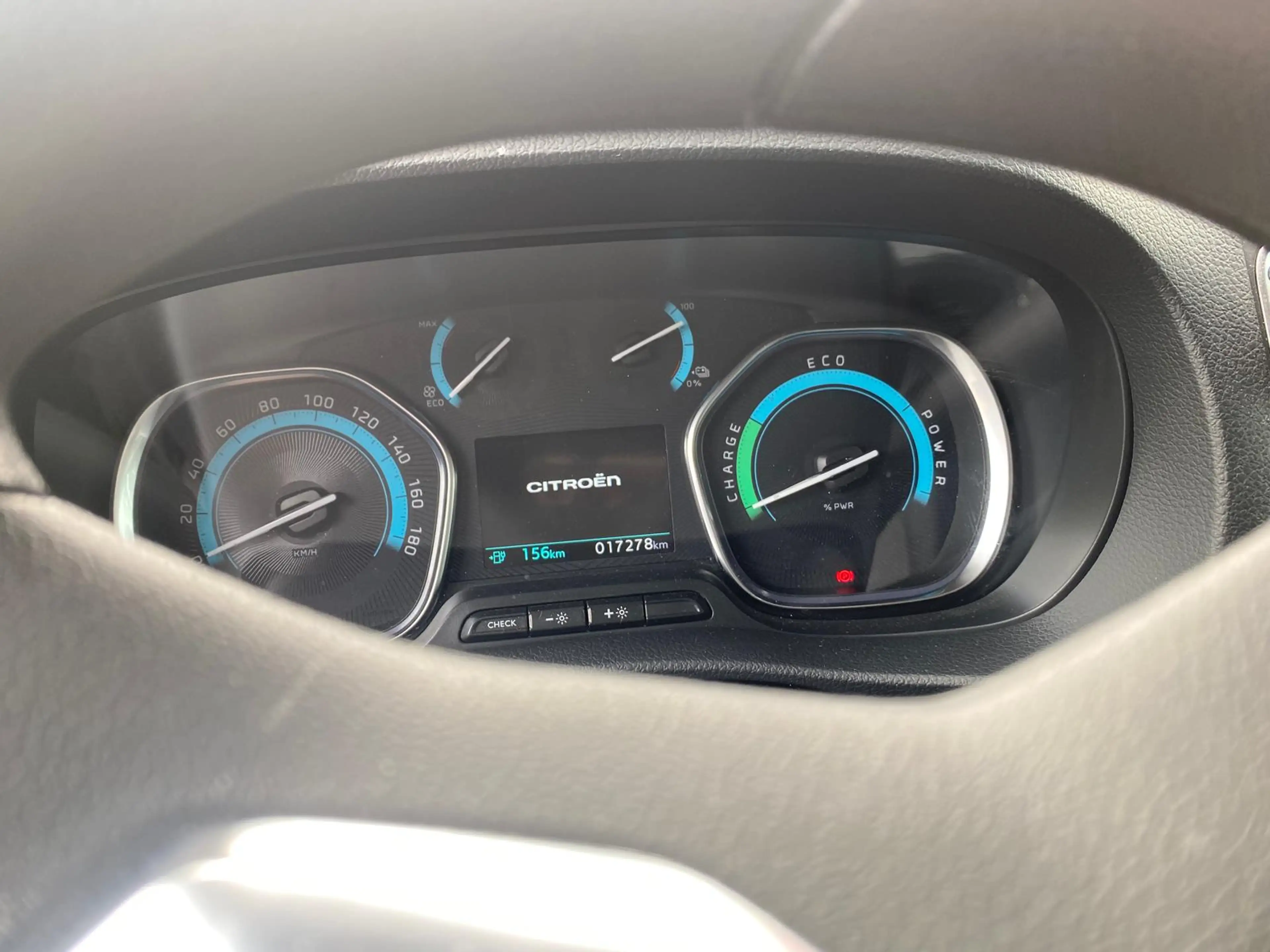 Citroen Spacetourer Feel M (L2) Elektromotor, Xenon-Scheinwerfer, Navi, Einparkhilfe vorn und hinten, Rückfahrkamera — photo 10