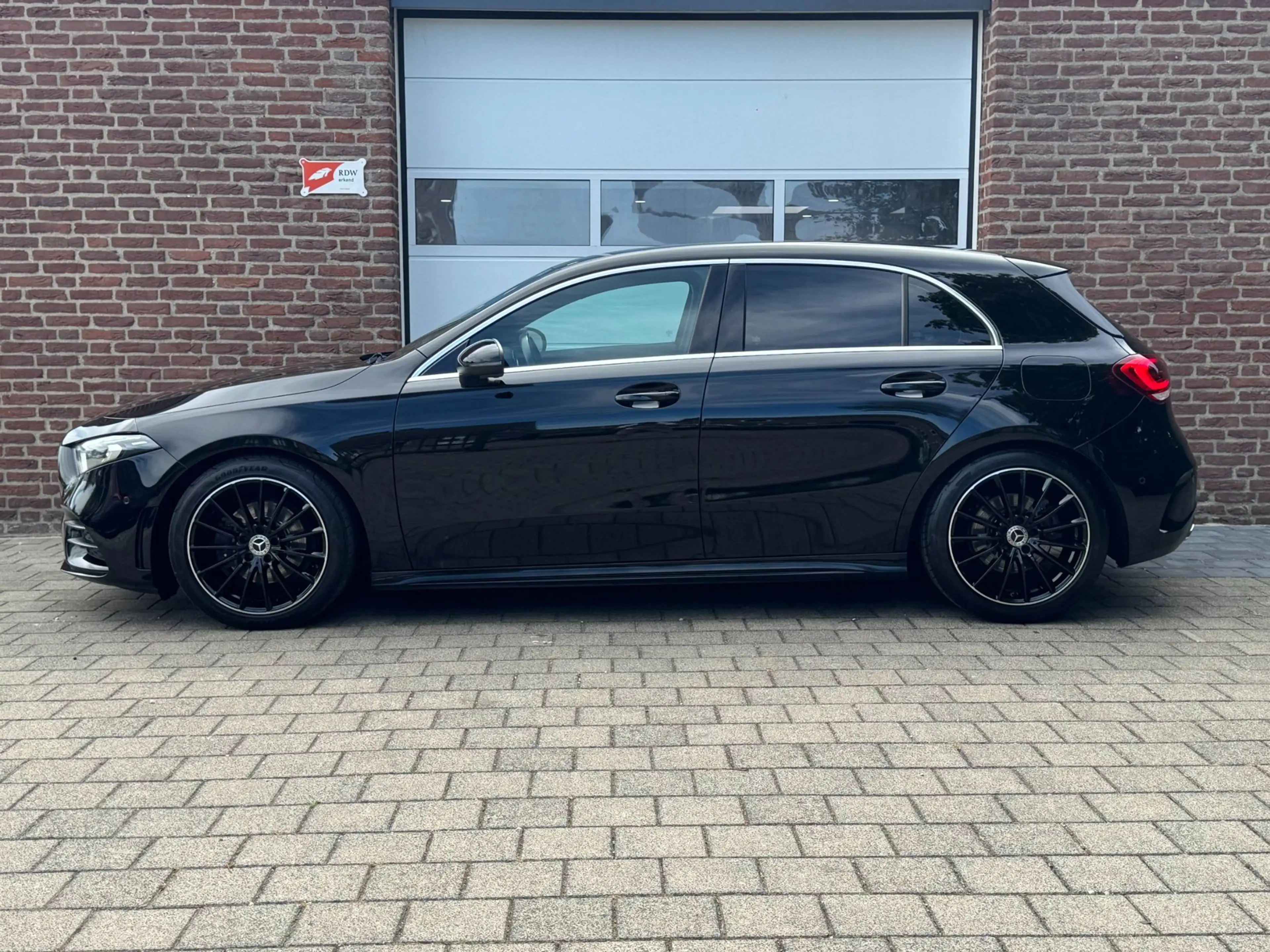 Mercedes-Benz A 200 Premium Plus|AMG-Line|Camera|Stoelverw| — photo 3