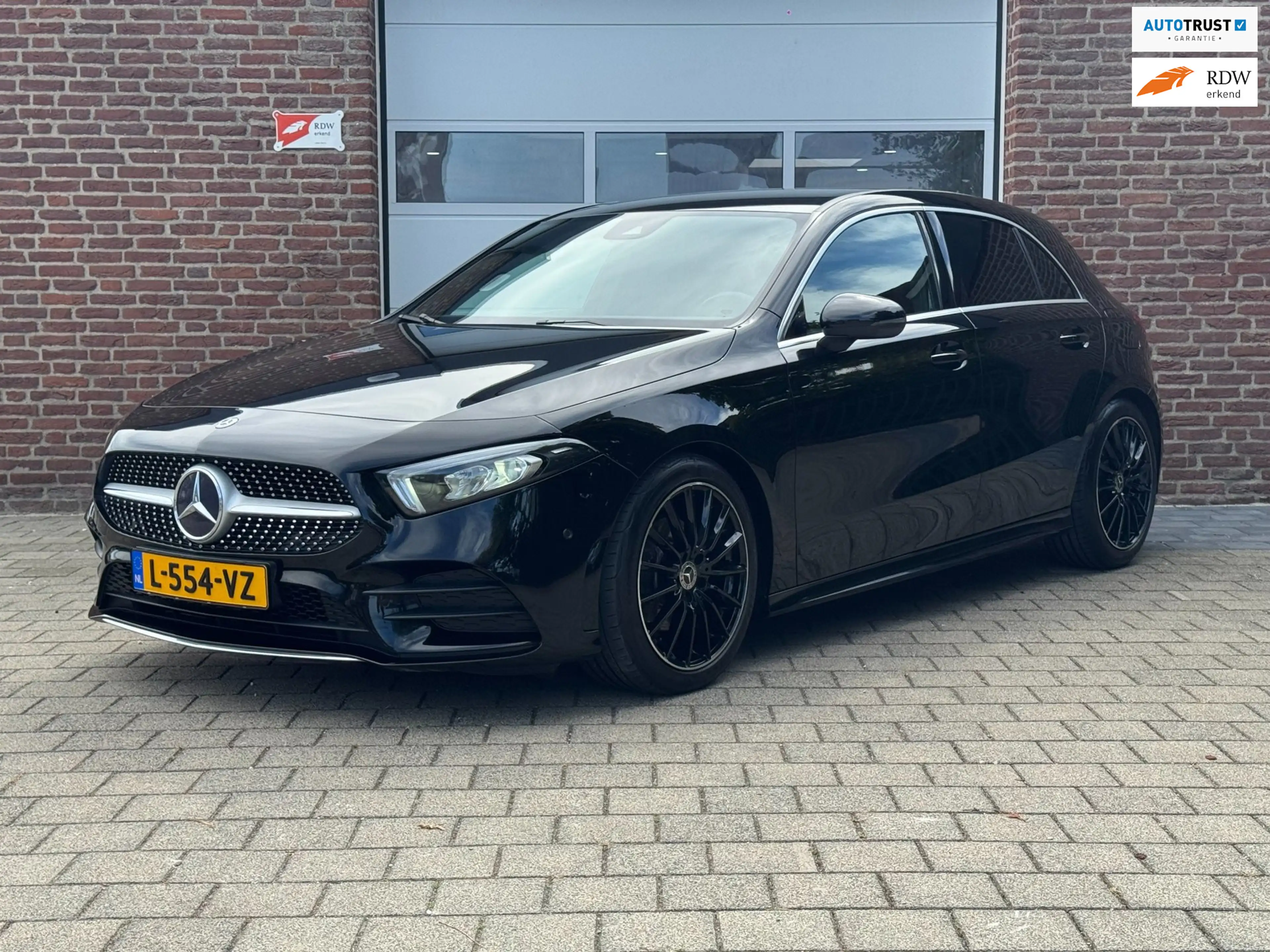 Mercedes-Benz A 200 Premium Plus|AMG-Line|Camera|Stoelverw|