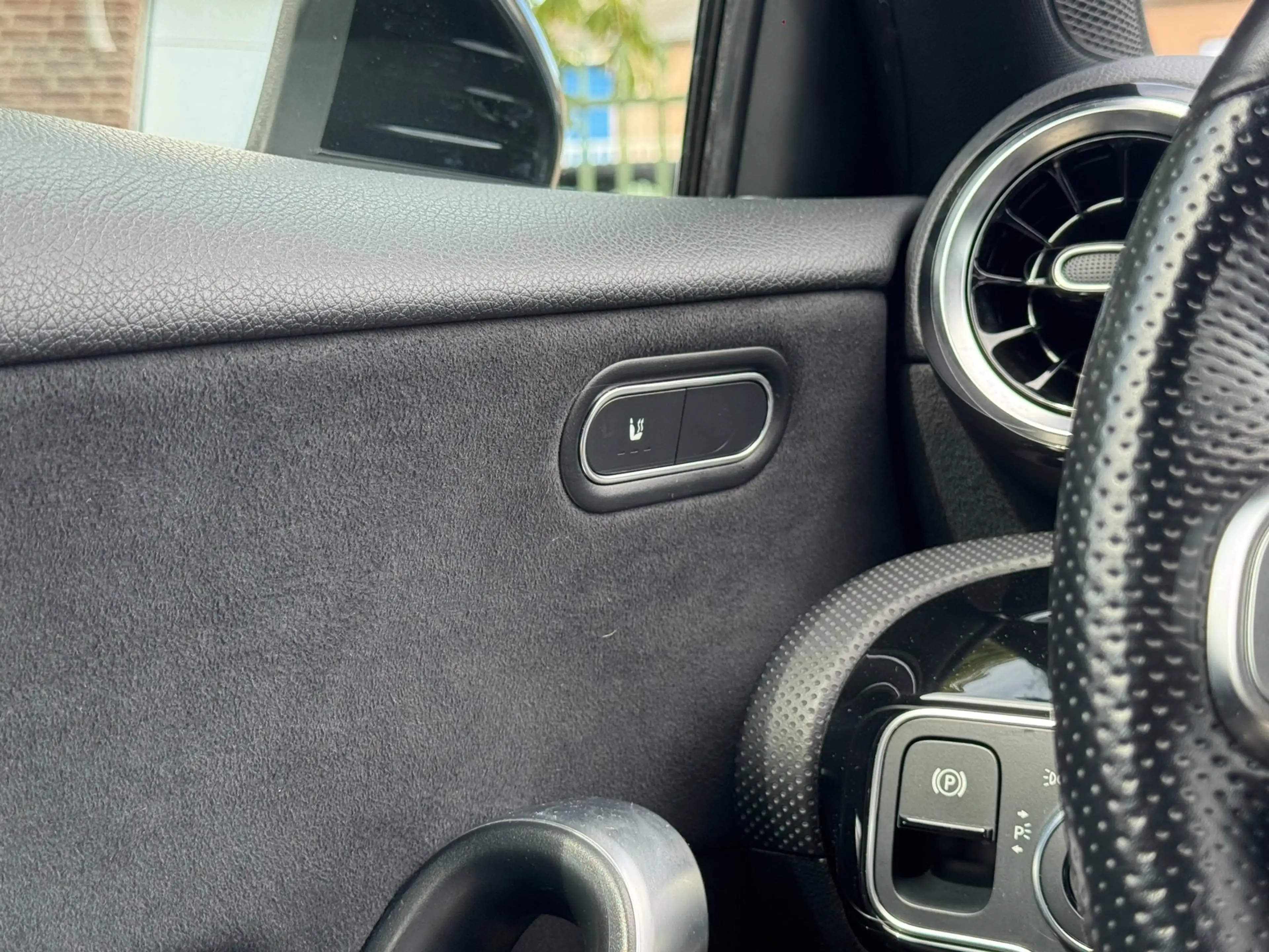 Mercedes-Benz A 200 Premium Plus|AMG-Line|Camera|Stoelverw| — photo 25