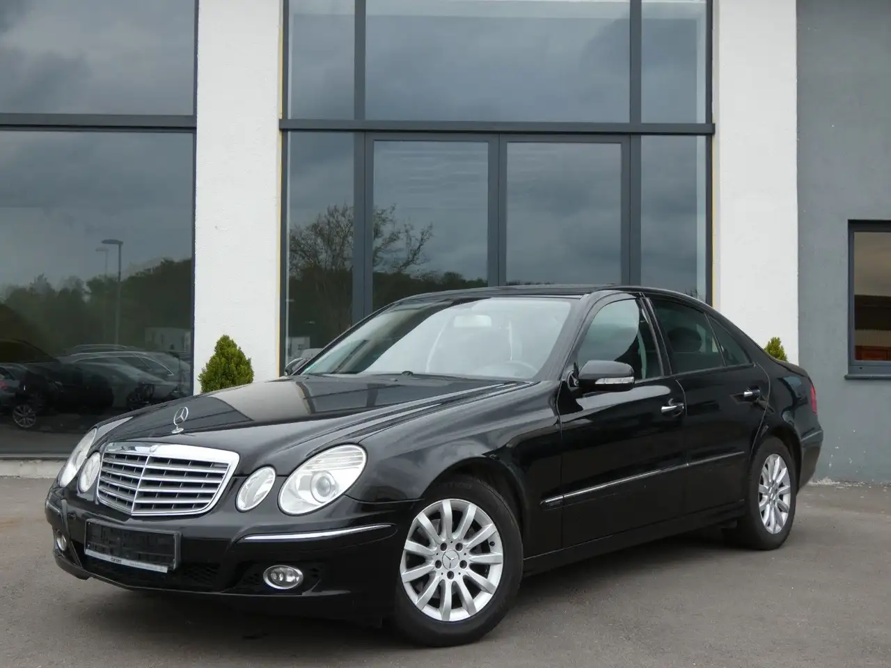 Mercedes-Benz E 200
