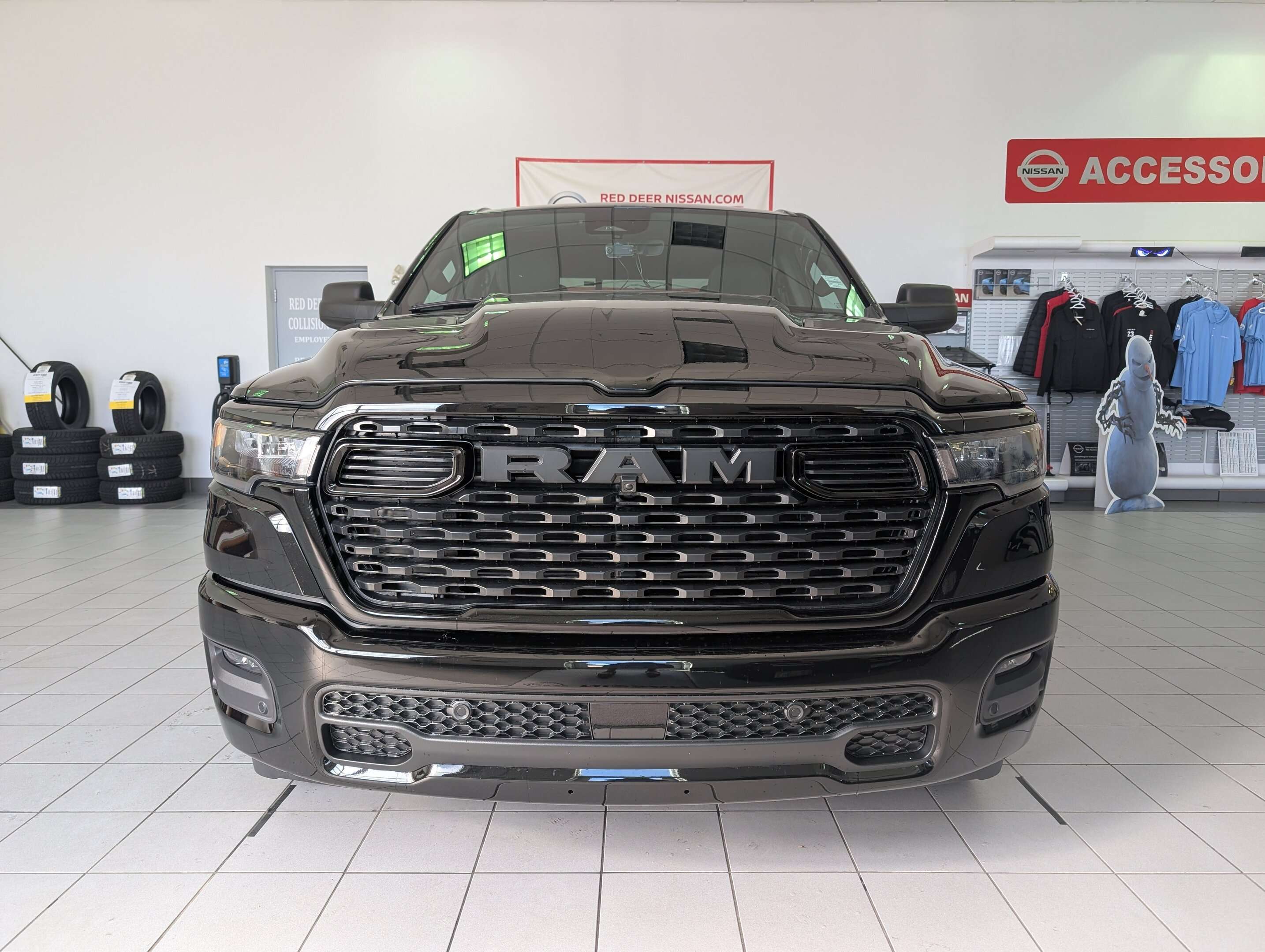 2026 RAM 1500 Express — снимка 2
