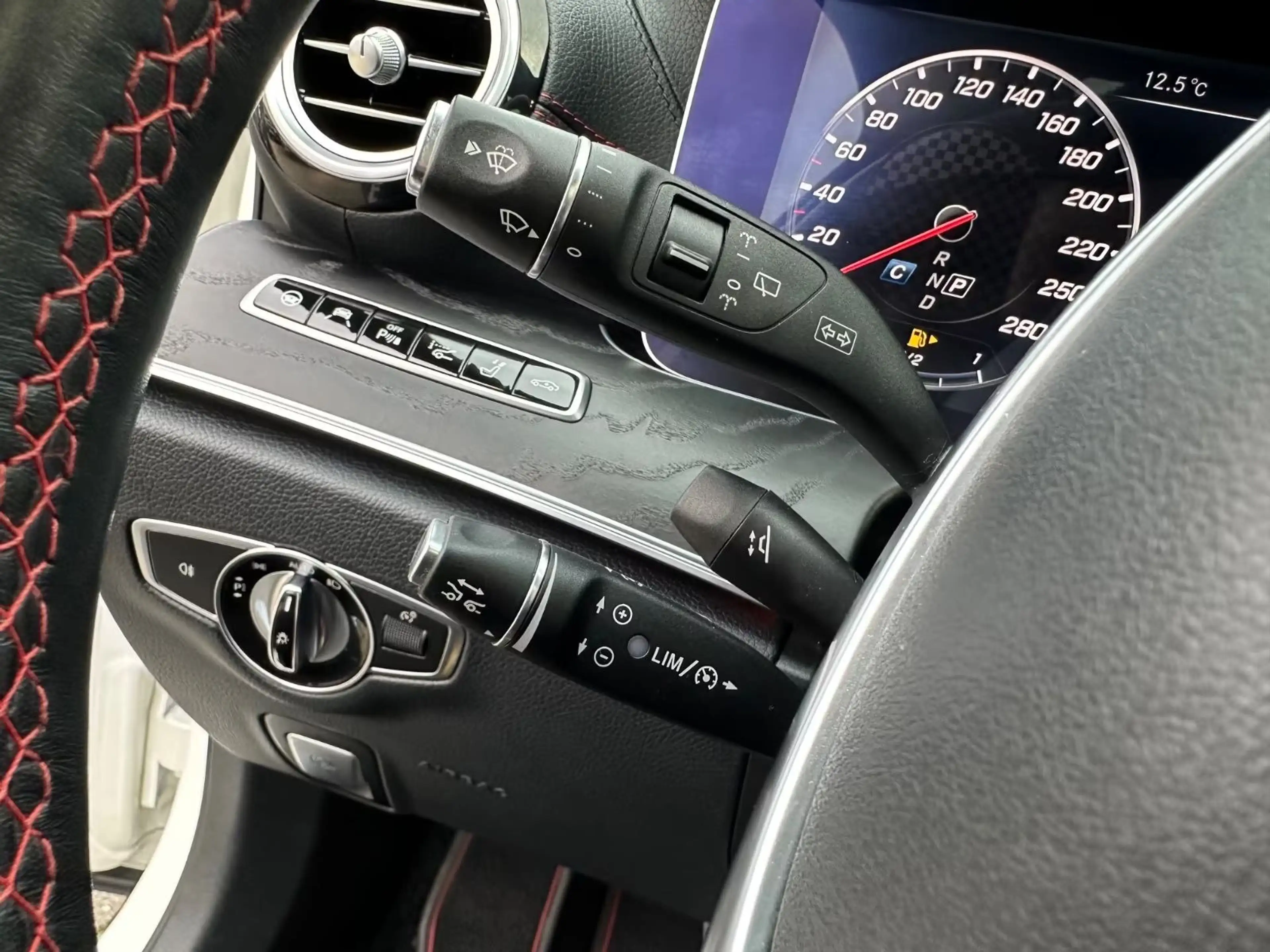 Mercedes-Benz E 43 AMG T 4M Distr HUD Pano 360° Sitzbelüf AHK — photo 35