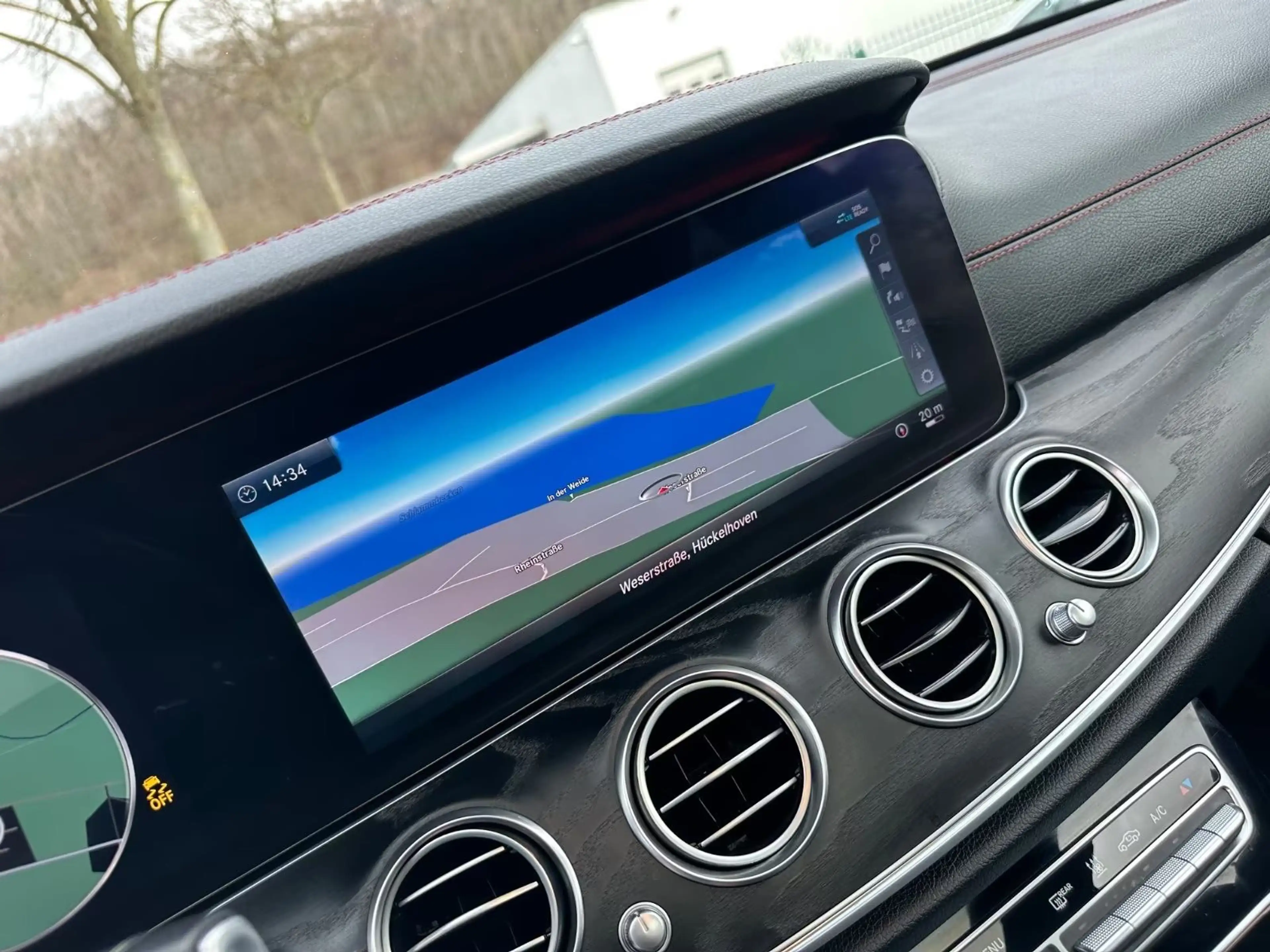Mercedes-Benz E 43 AMG T 4M Distr HUD Pano 360° Sitzbelüf AHK — photo 26