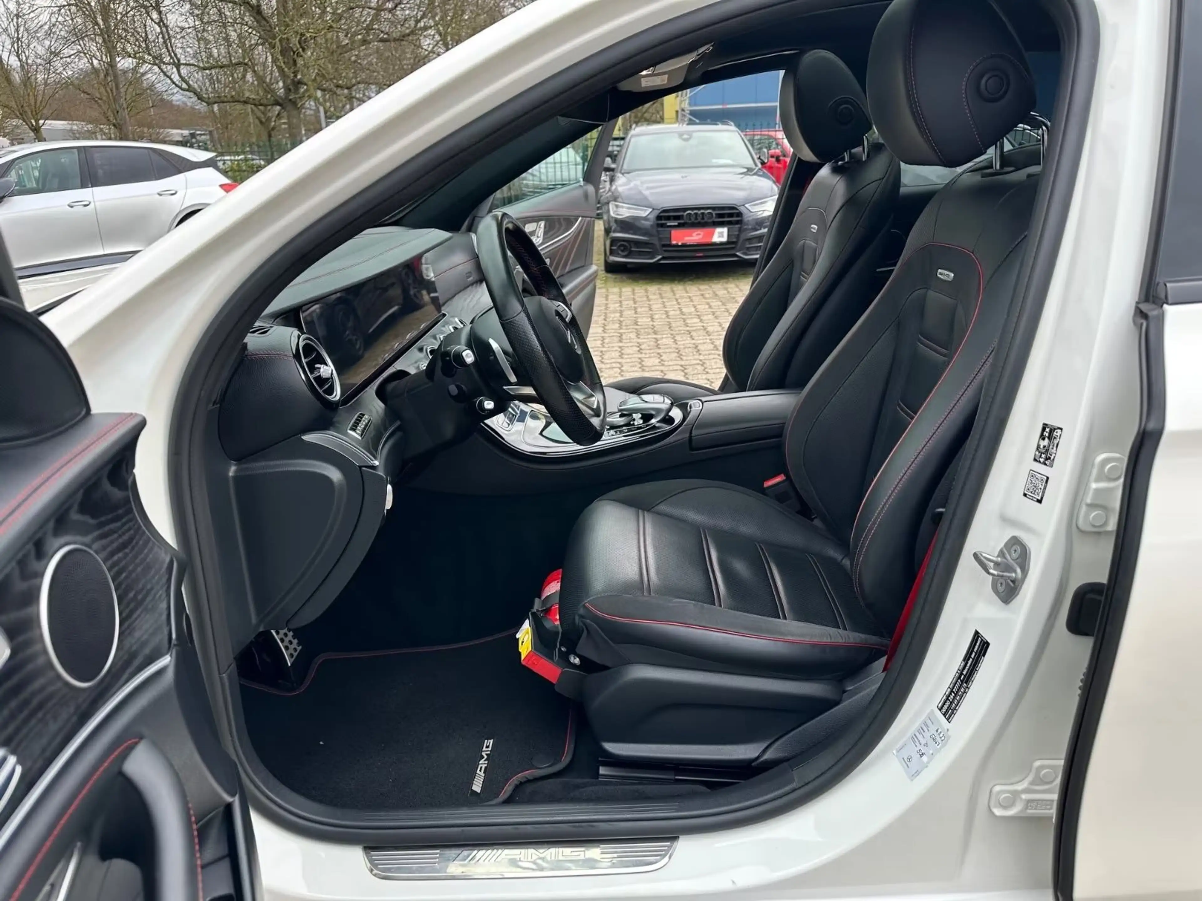 Mercedes-Benz E 43 AMG T 4M Distr HUD Pano 360° Sitzbelüf AHK — photo 15