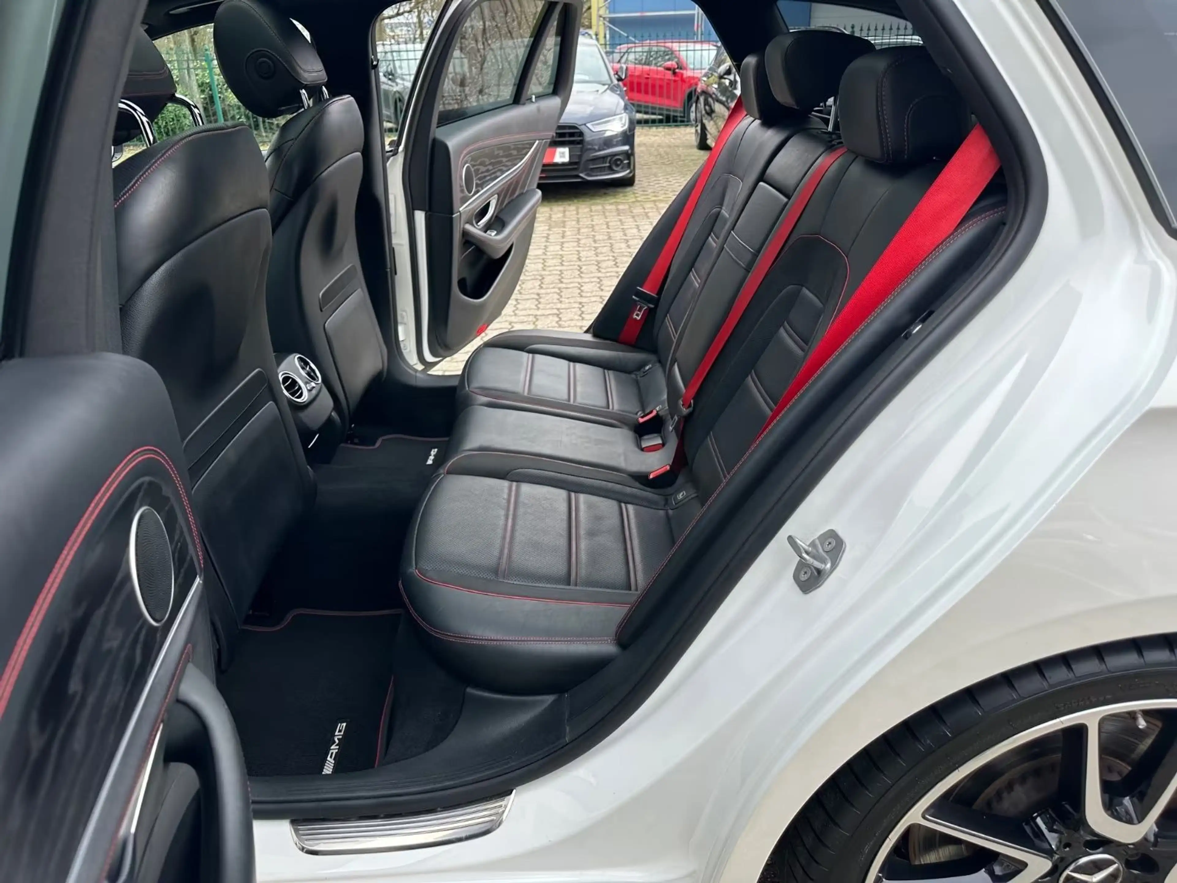 Mercedes-Benz E 43 AMG T 4M Distr HUD Pano 360° Sitzbelüf AHK — photo 16