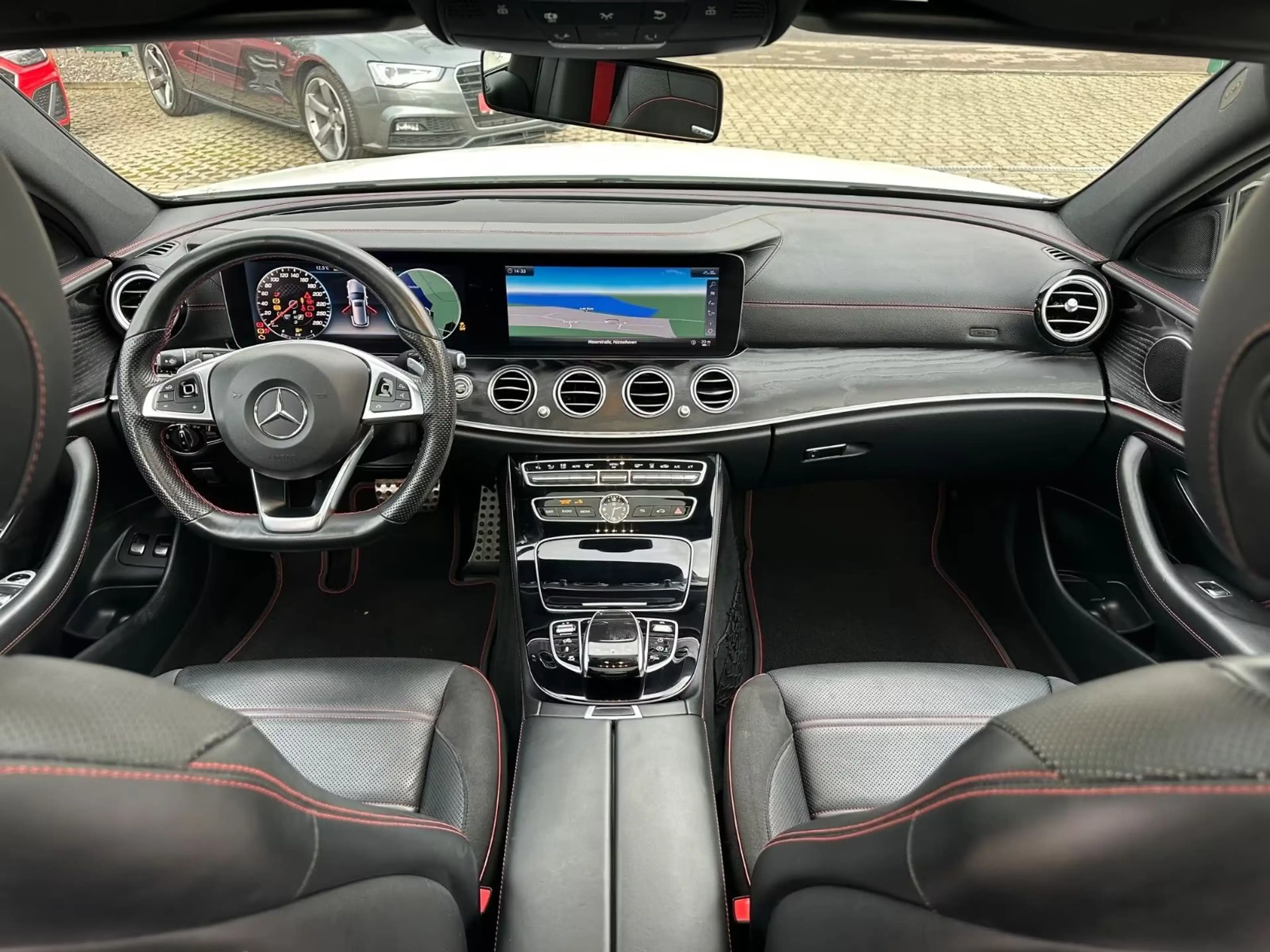 Mercedes-Benz E 43 AMG T 4M Distr HUD Pano 360° Sitzbelüf AHK — photo 14