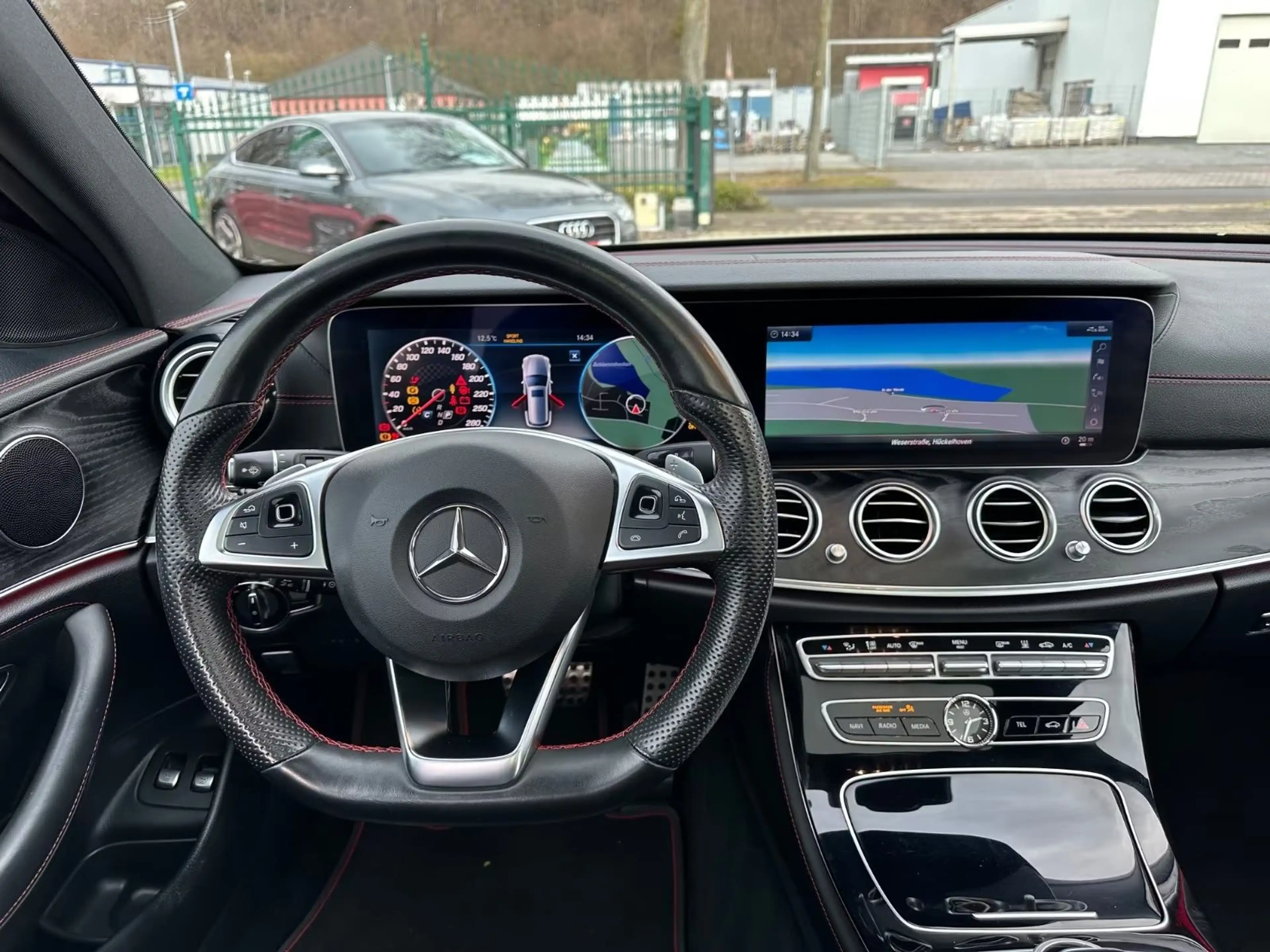 Mercedes-Benz E 43 AMG T 4M Distr HUD Pano 360° Sitzbelüf AHK — photo 21
