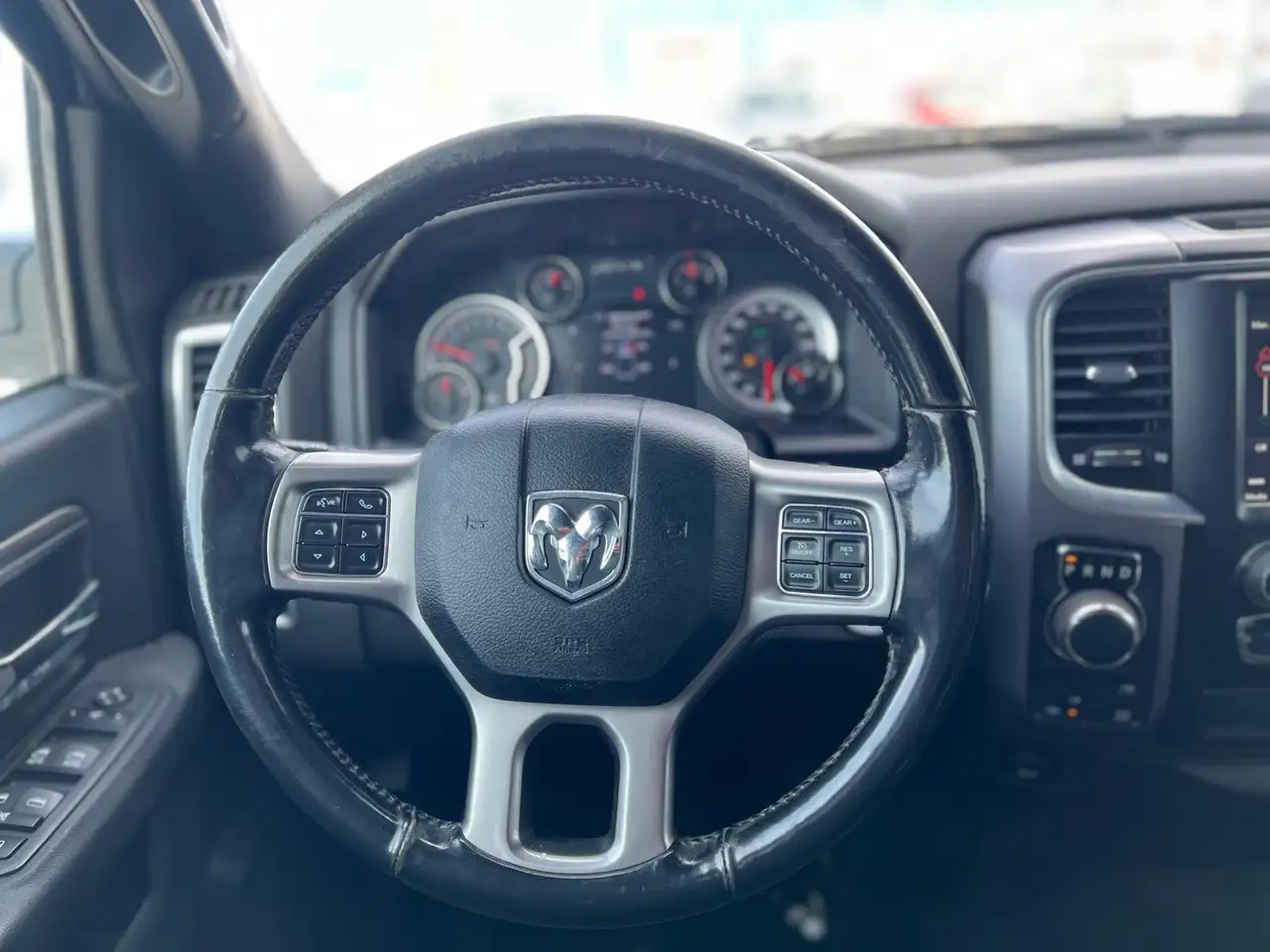 RAM 1500 снимка RAM 1500