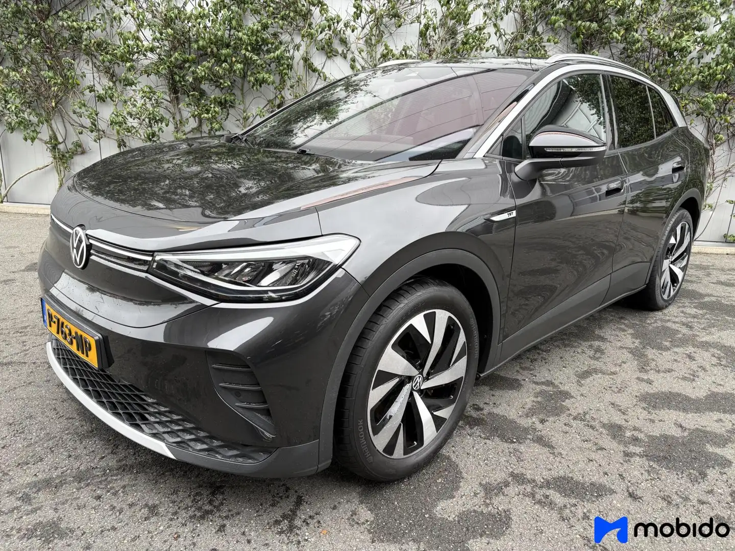 Volkswagen ID.4 | First 77 kWh | Camera | Stoelverwarming! Grijs - 1