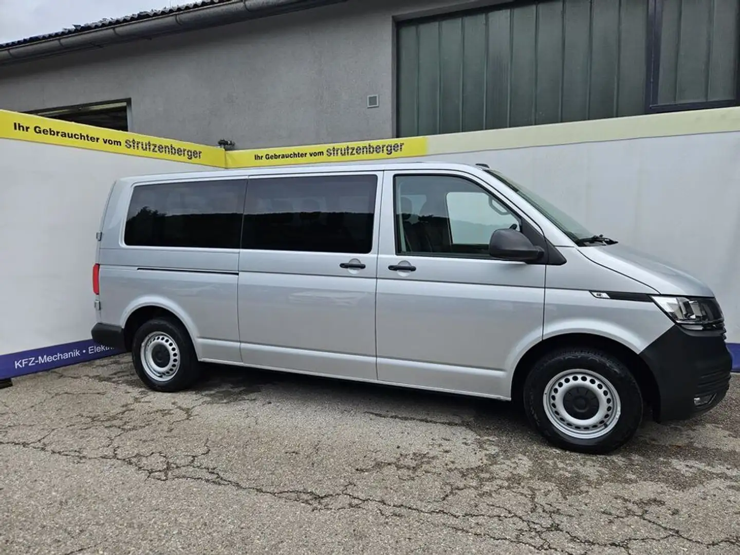 Volkswagen T6 Kombi lang 4MOTION AHV SHZ APP Silber - 1