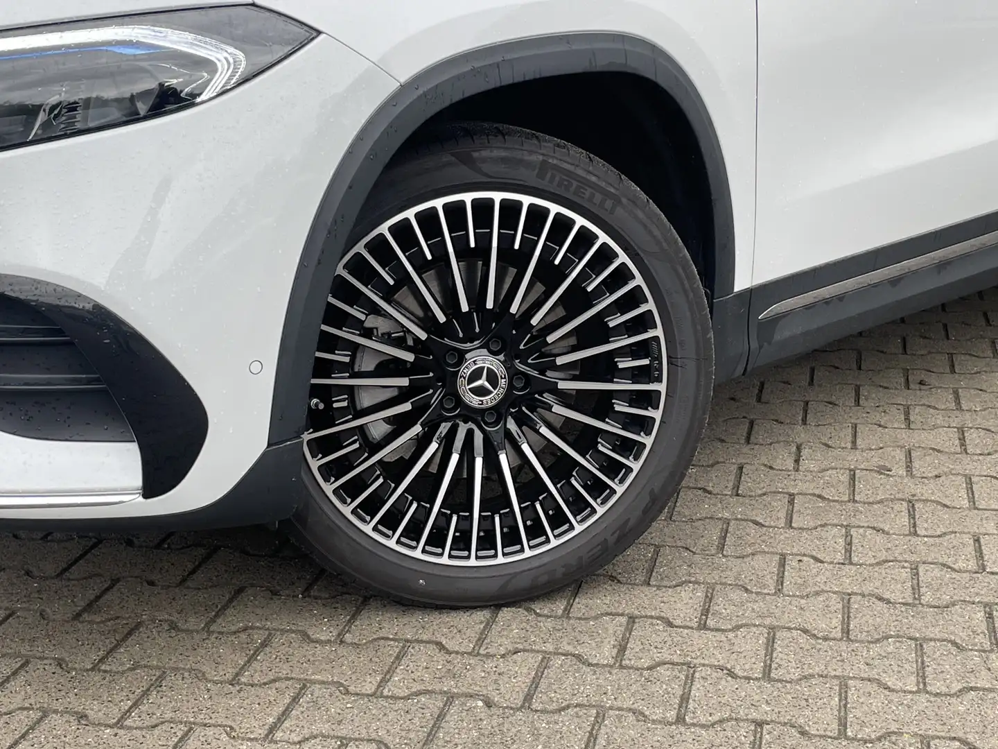 Mercedes-Benz EQA 250 250+ Business Edition 71 kWh l Parkeerpakket 360 l Blanc - 2