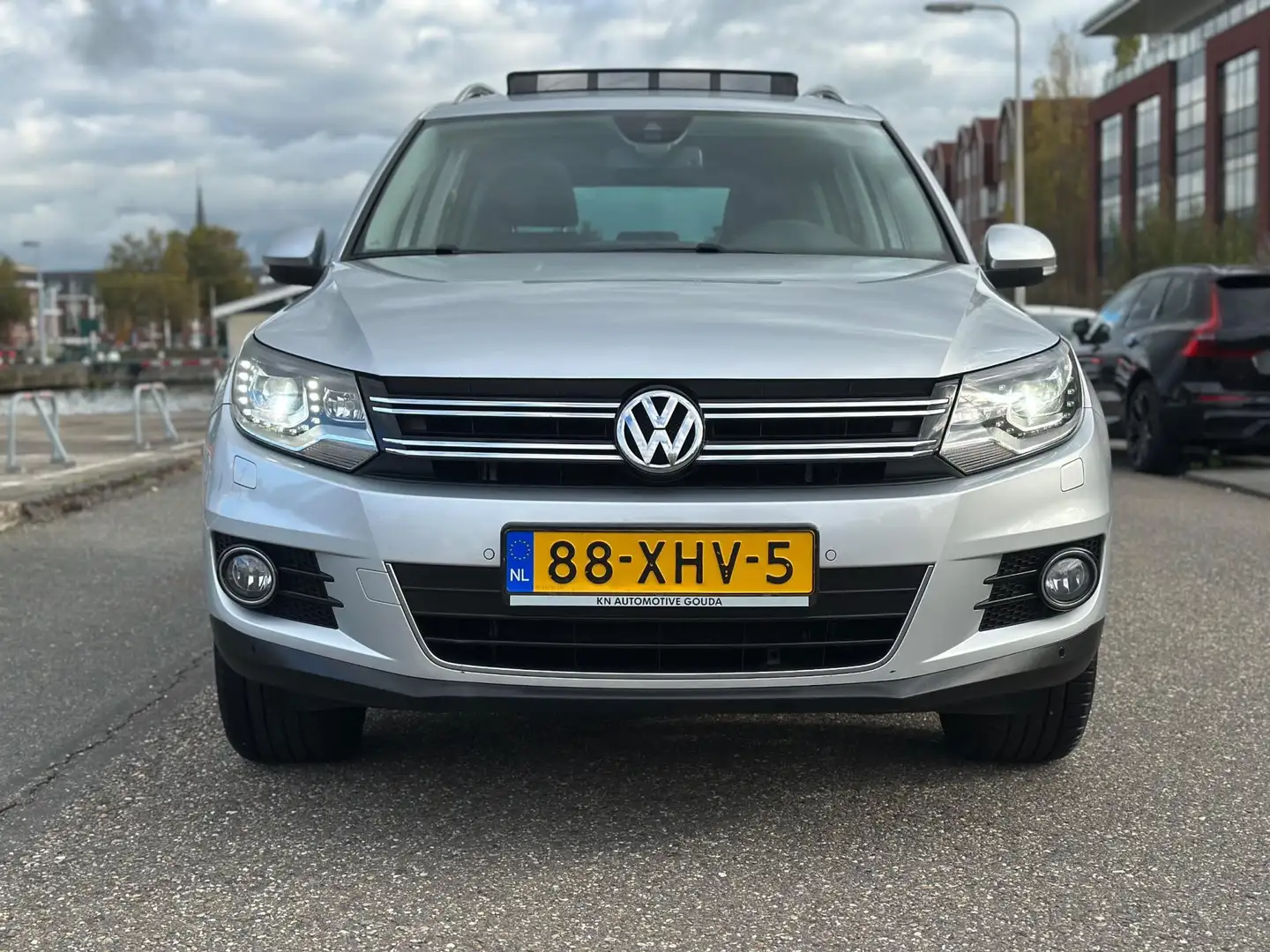 Volkswagen Tiguan 1.4 TSI NAP PANO DEALER ONDERHOUDEN 2EIG Grijs - 2