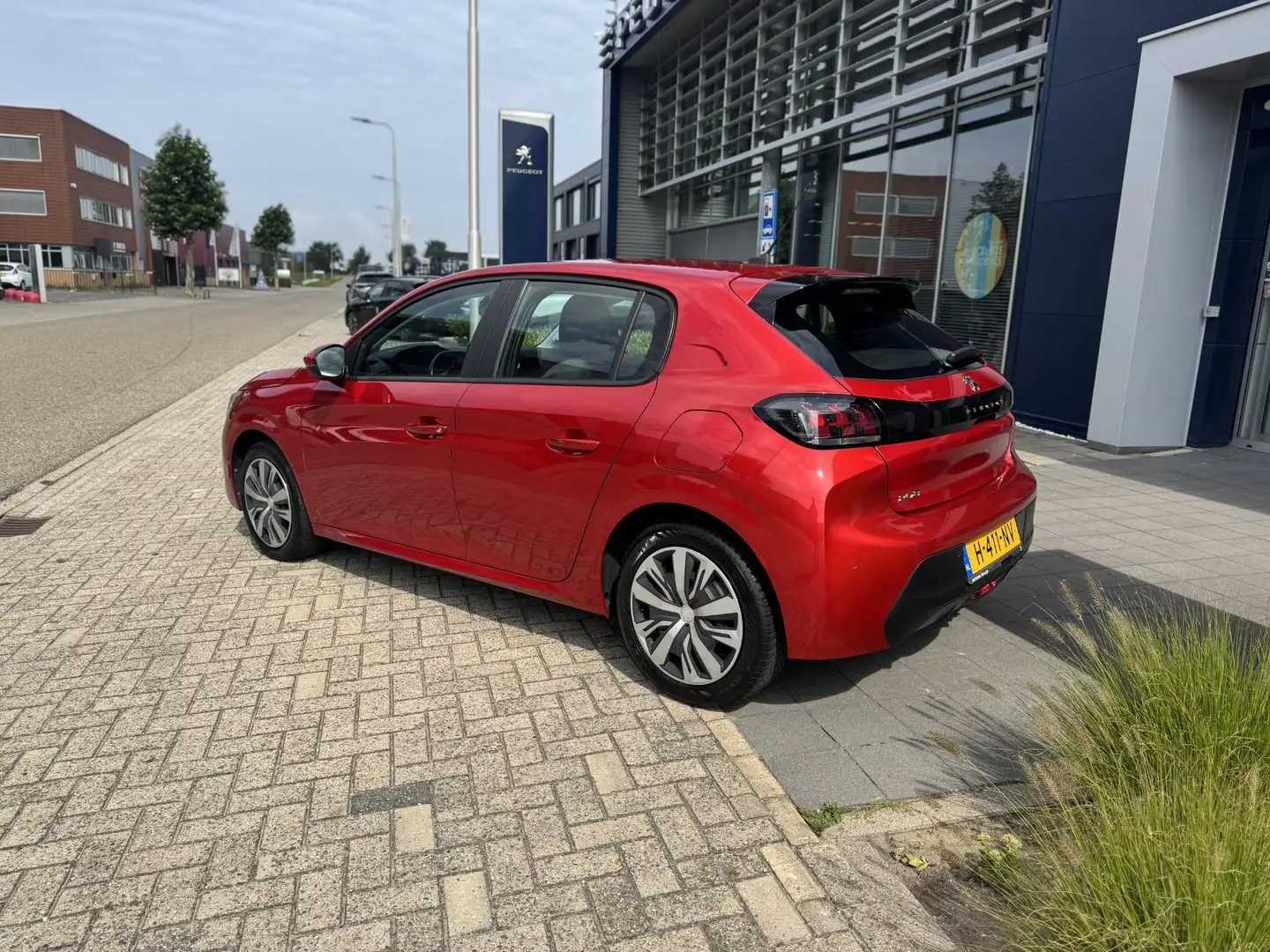 Peugeot 208 1.2 Turbo Active | Airco | Navigatie | Parkeersens Rot - 2