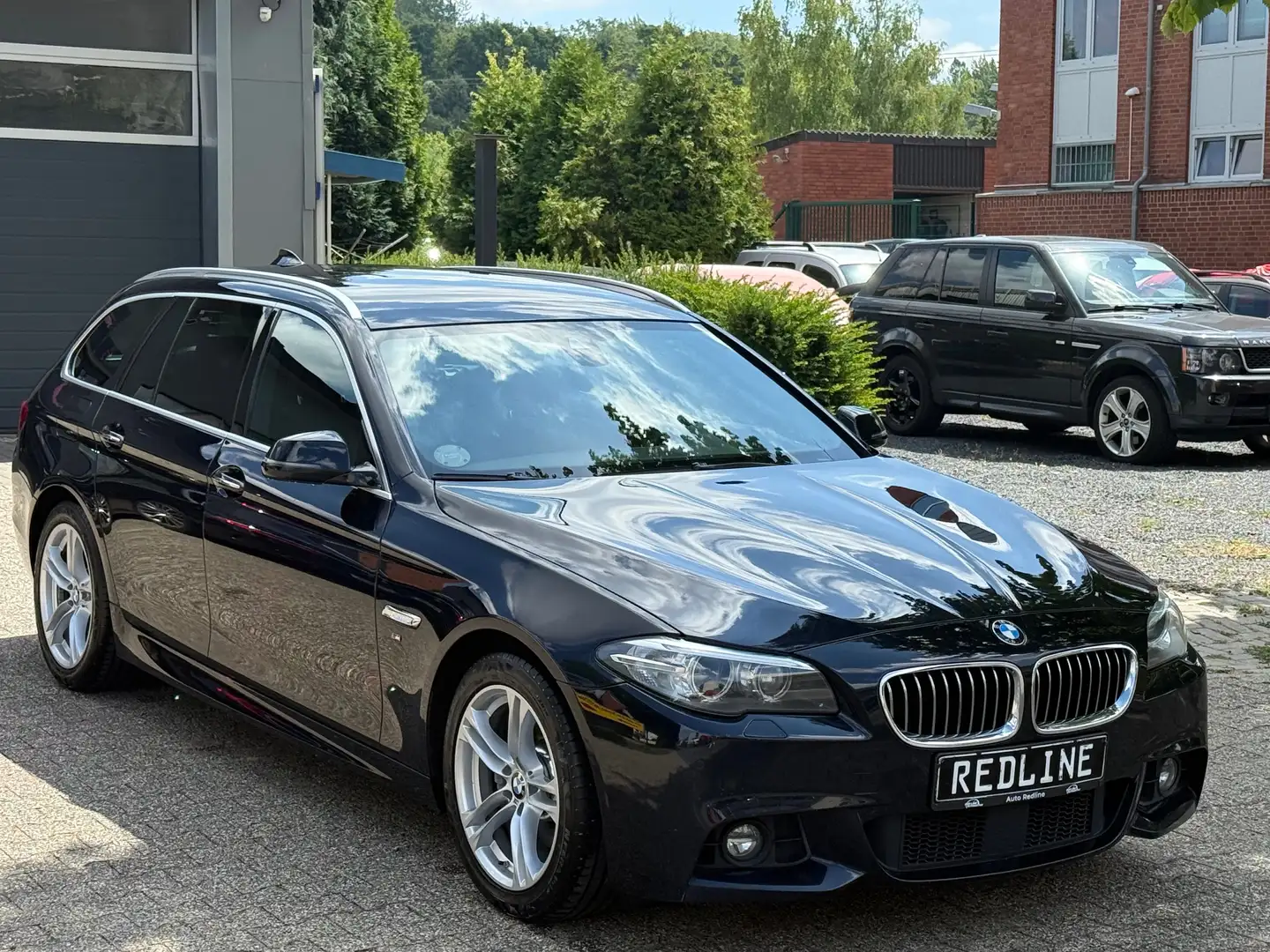BMW 520 520 d xDrive /// 1 Hand /// M-Sport Paket /// Nero - 2