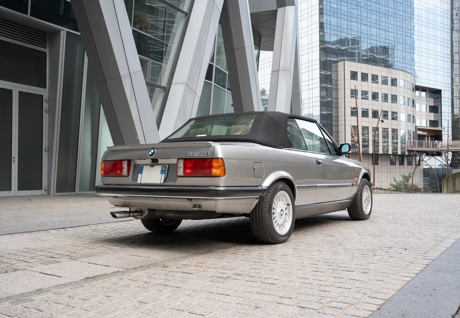 BMW 325 325i A Gris - 2