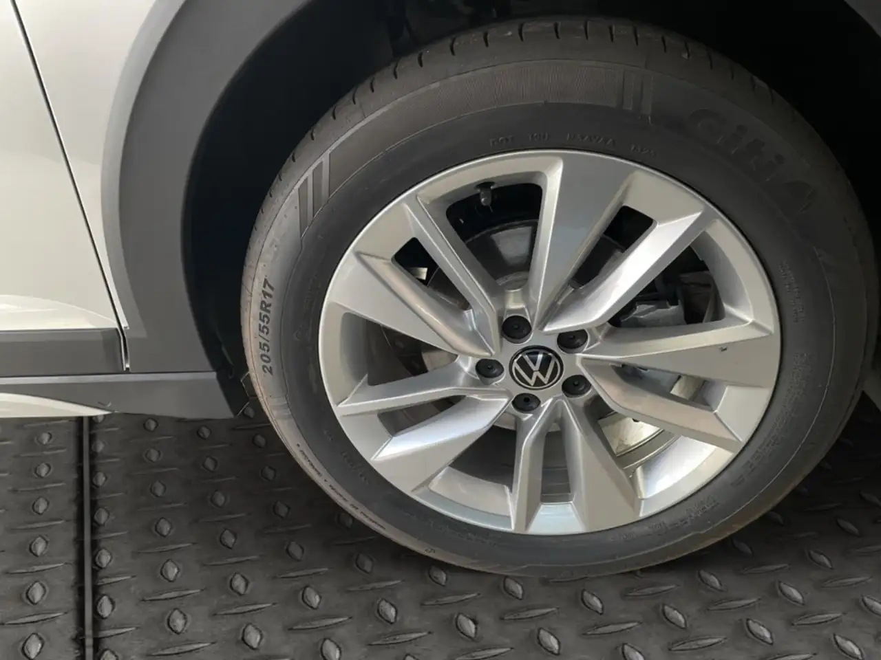 Volkswagen Taigo Life VerkehrszeichenERK Kamera LED DAB 5