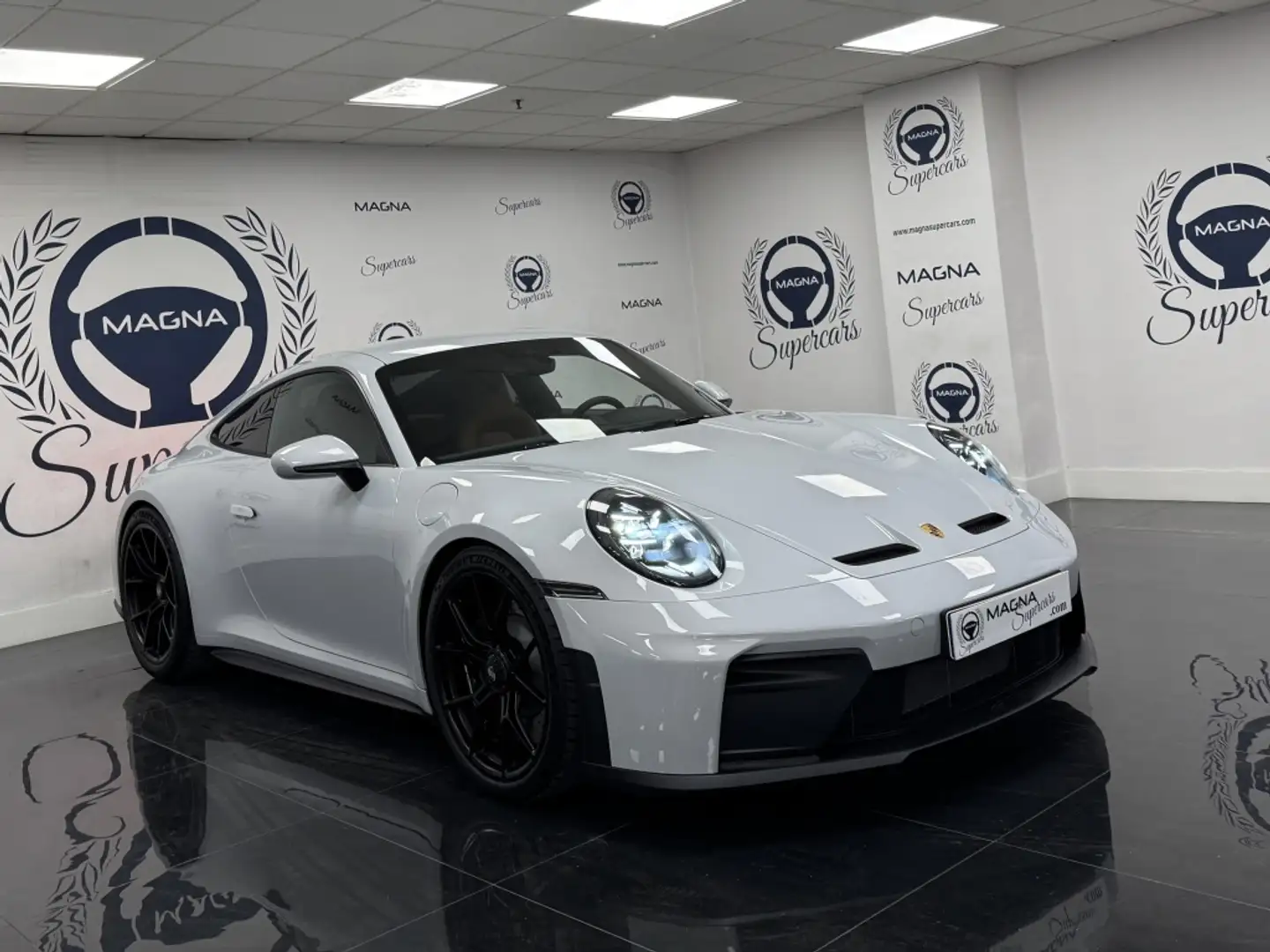 Porsche 992 GT3 Touring Package PDK Gris - 1
