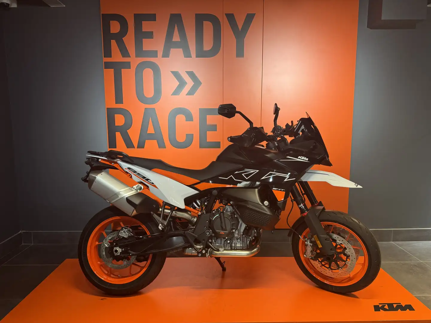 KTM 890 SMT - 1