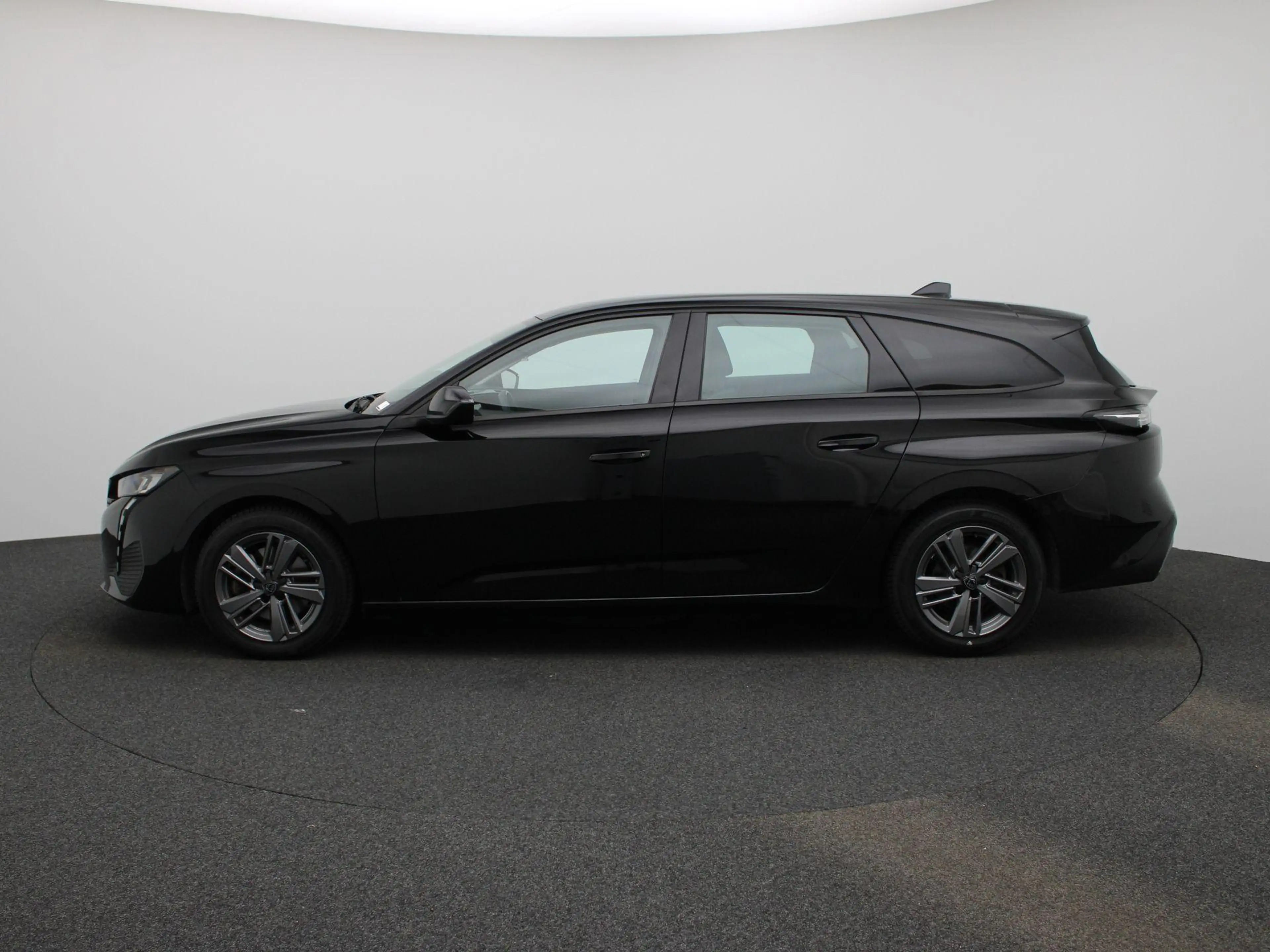 Peugeot 308 SW 1.2 PureTech 130 S&S EAT8 Active Pack — photo 4