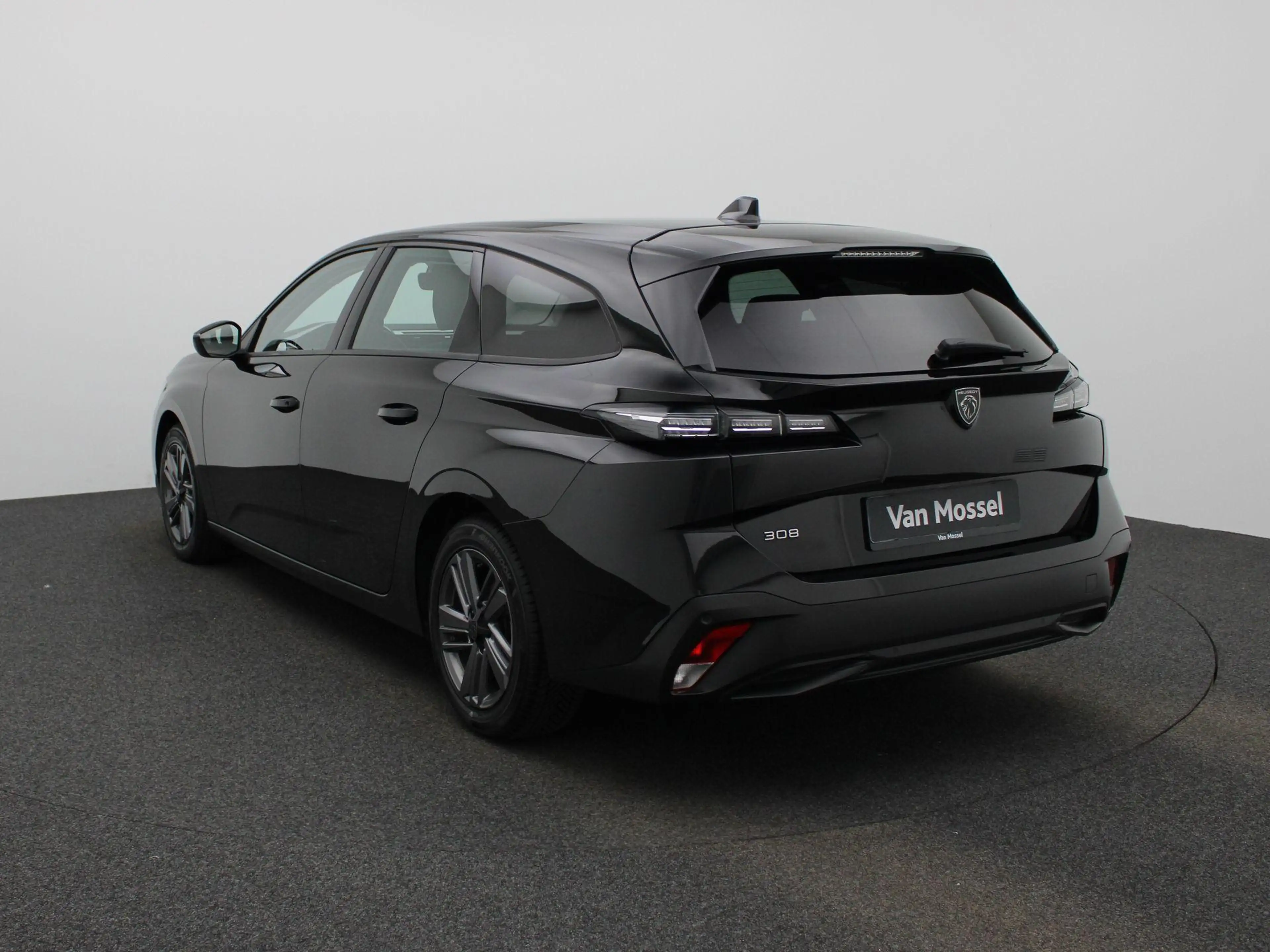Peugeot 308 SW 1.2 PureTech 130 S&S EAT8 Active Pack — photo 2