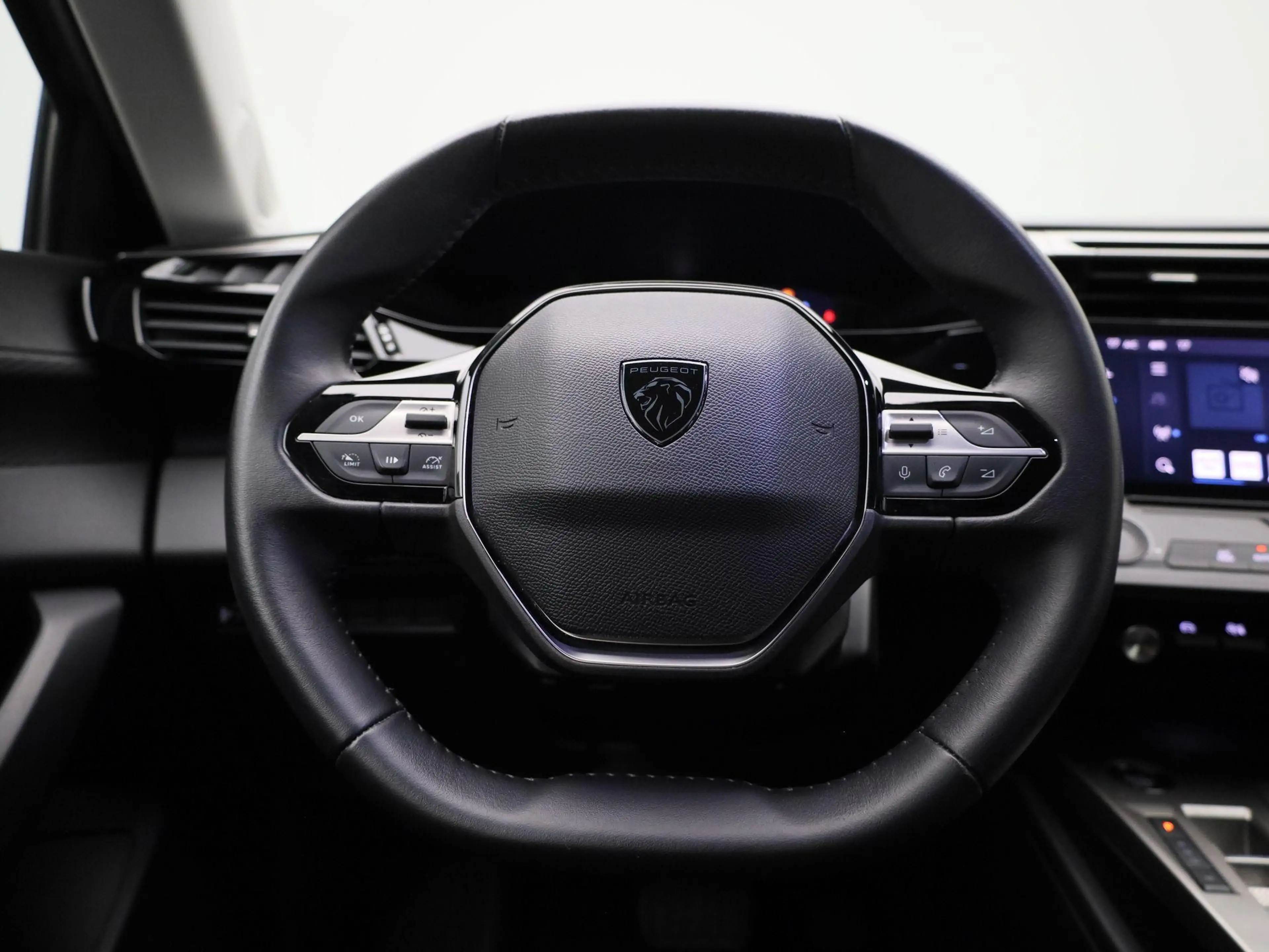 Peugeot 308 SW 1.2 PureTech 130 S&S EAT8 Active Pack — photo 7