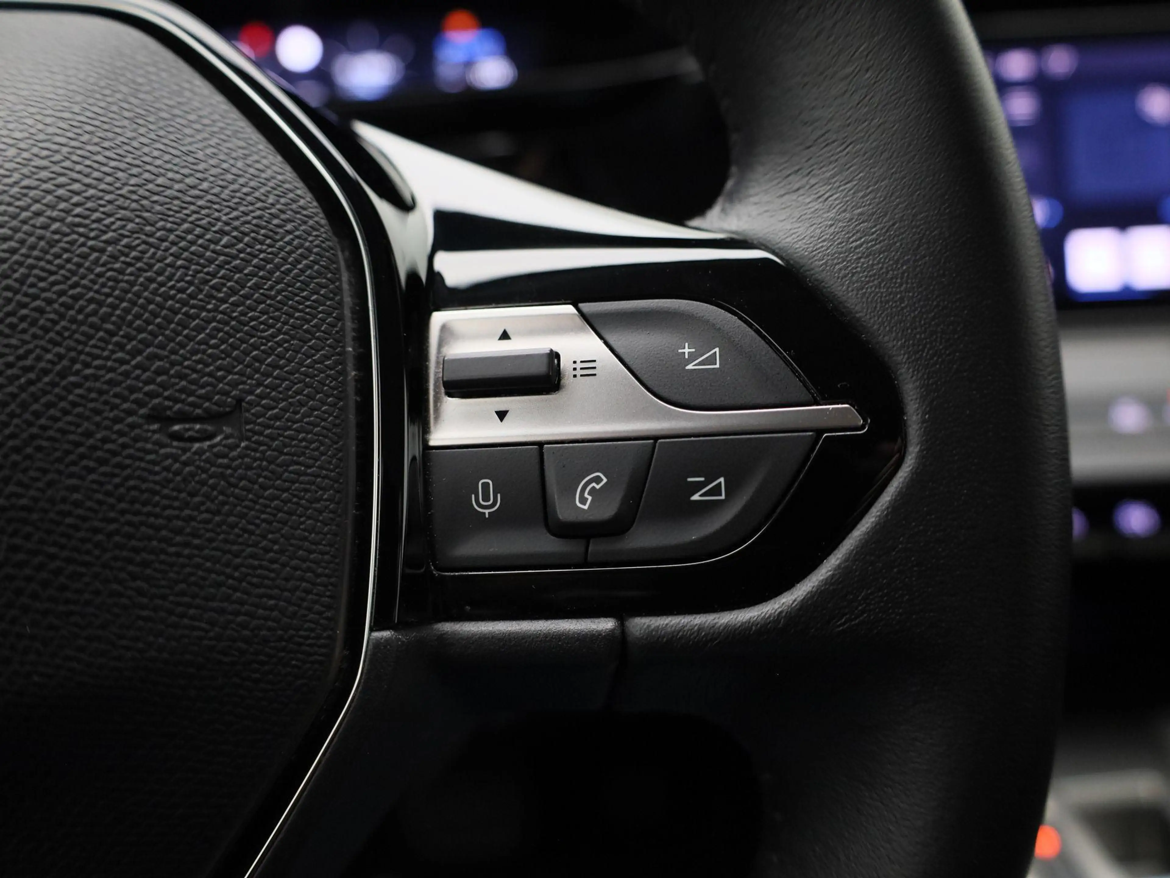 Peugeot 308 SW 1.2 PureTech 130 S&S EAT8 Active Pack — photo 15