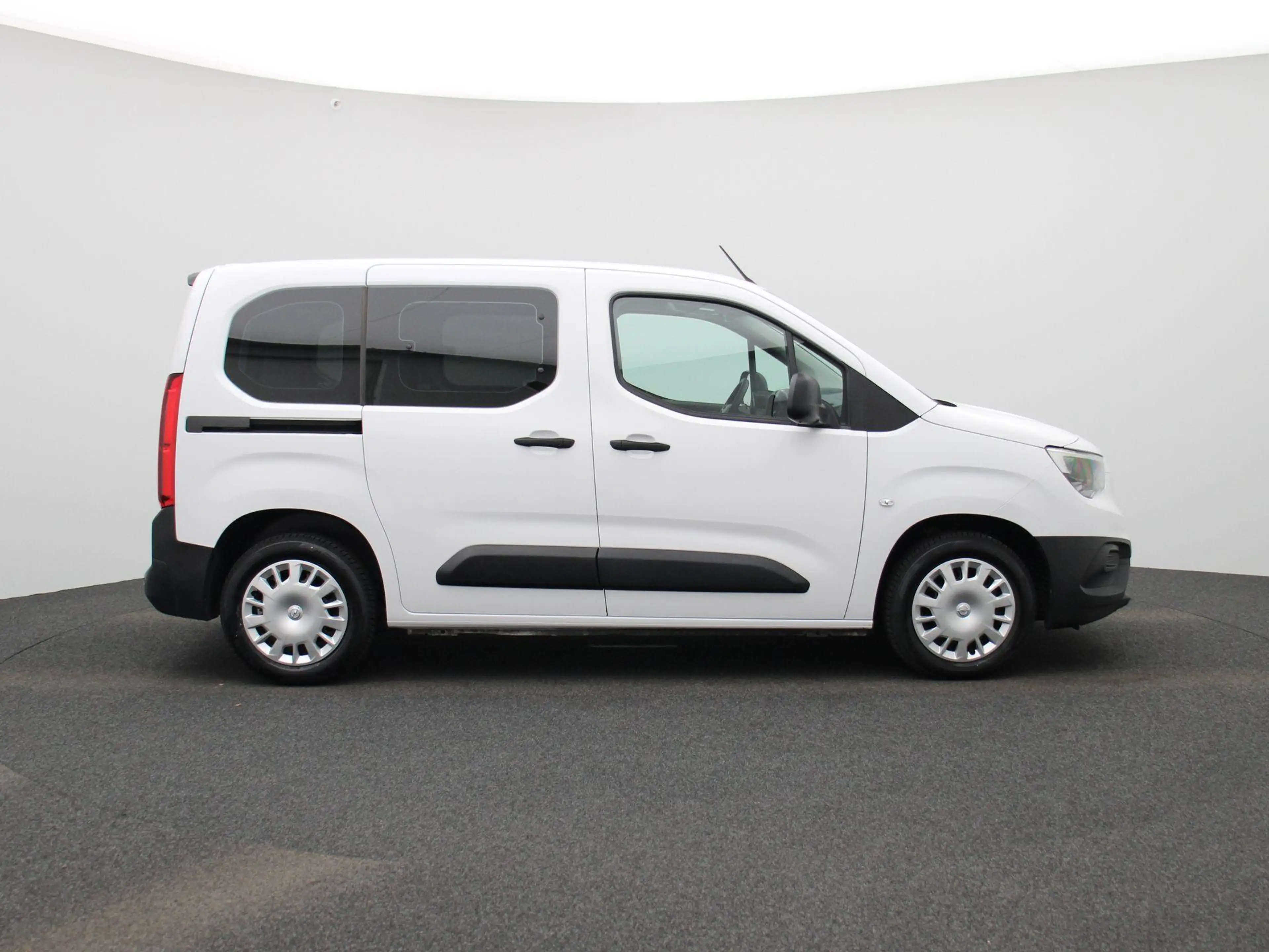 Opel Combo Life 1.5 Turbo D BlueI 75kW S/S Edition L1H1 — photo 7