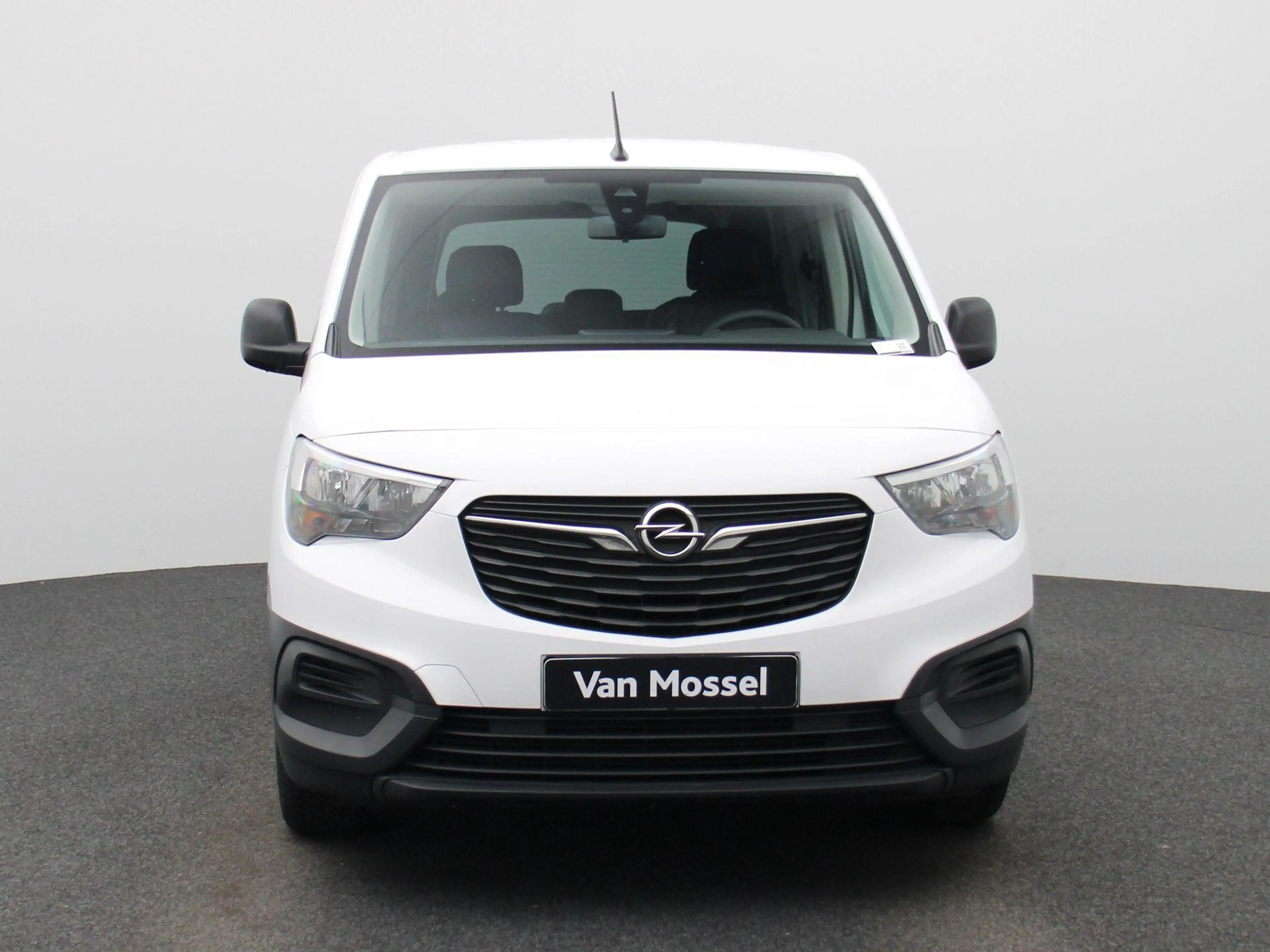 Opel Combo Life 1.5 Turbo D BlueI 75kW S/S Edition L1H1 — photo 4