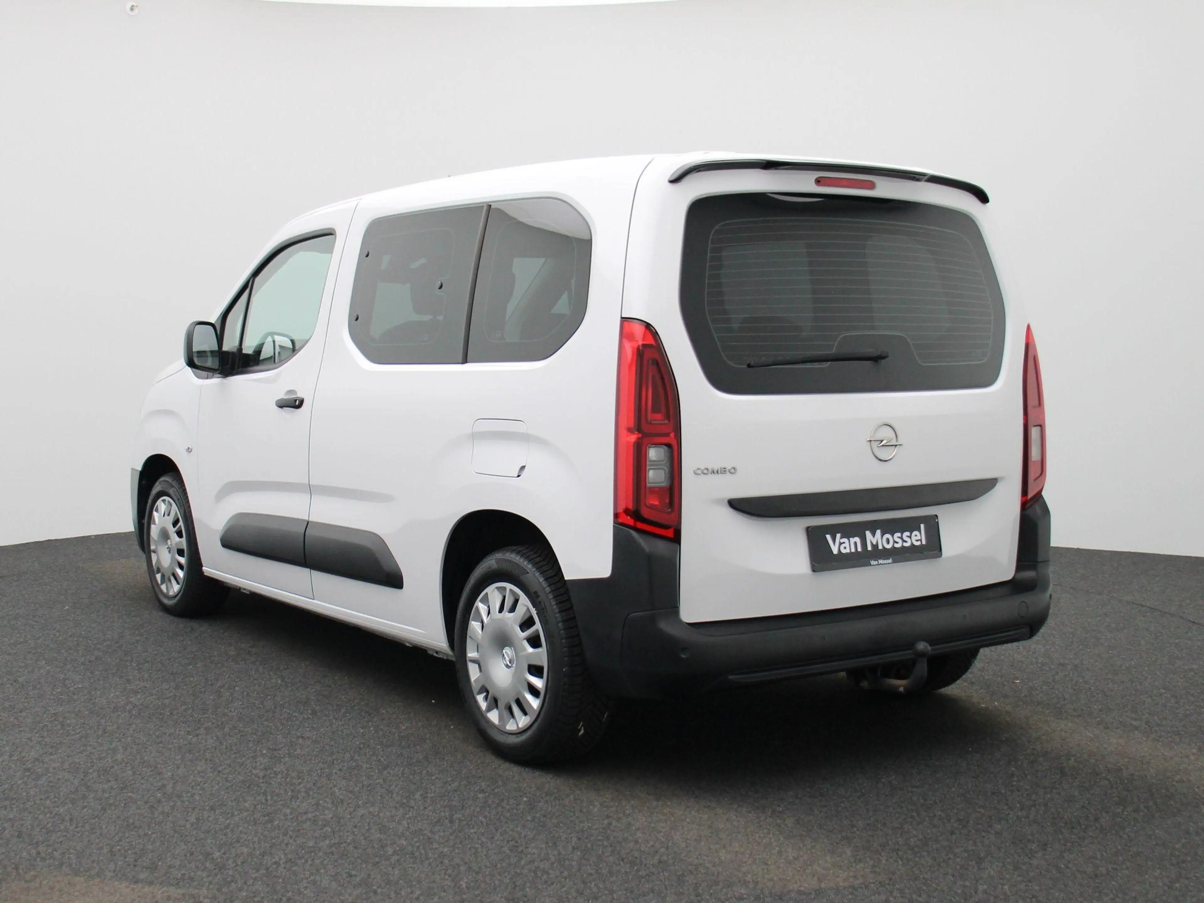 Opel Combo Life 1.5 Turbo D BlueI 75kW S/S Edition L1H1 — photo 2