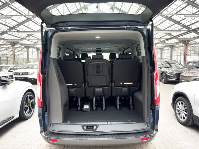 Ford Tourneo Custom view 6