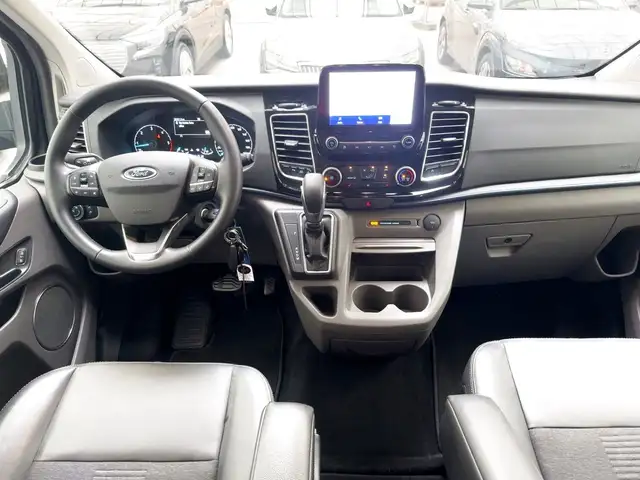 Ford Tourneo Custom view 9