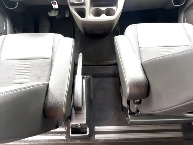 Ford Tourneo Custom view 14