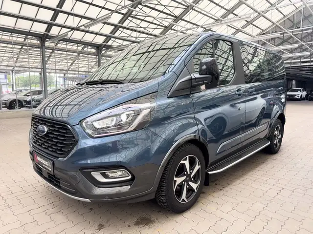 Ford Tourneo Custom view 3