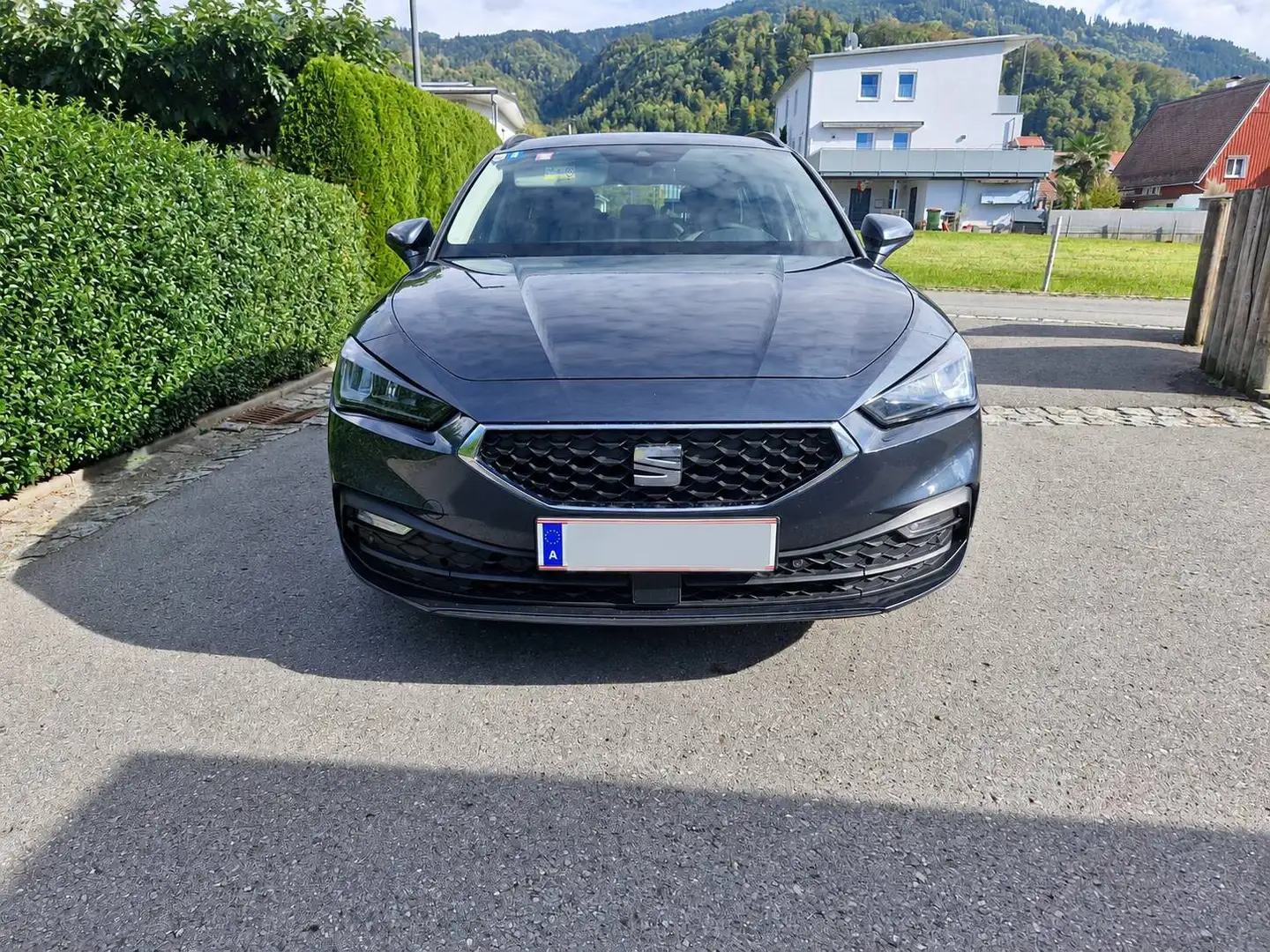 SEAT Leon Leon Sportstourer Style 2,0 TDI Grau - 2