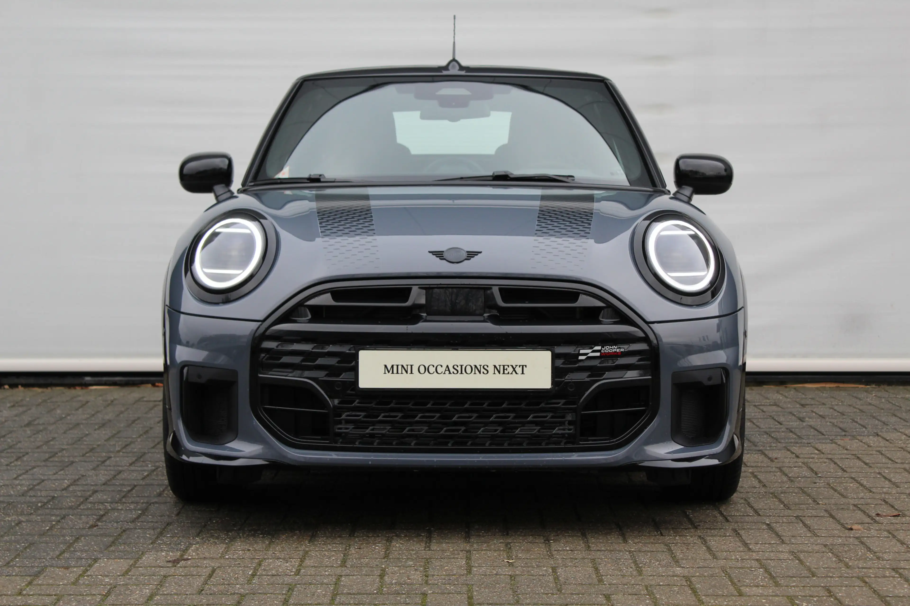 MINI Cooper C Cabrio Automaat / John Cooper Works / Pakket M / 18" JCW — photo 2