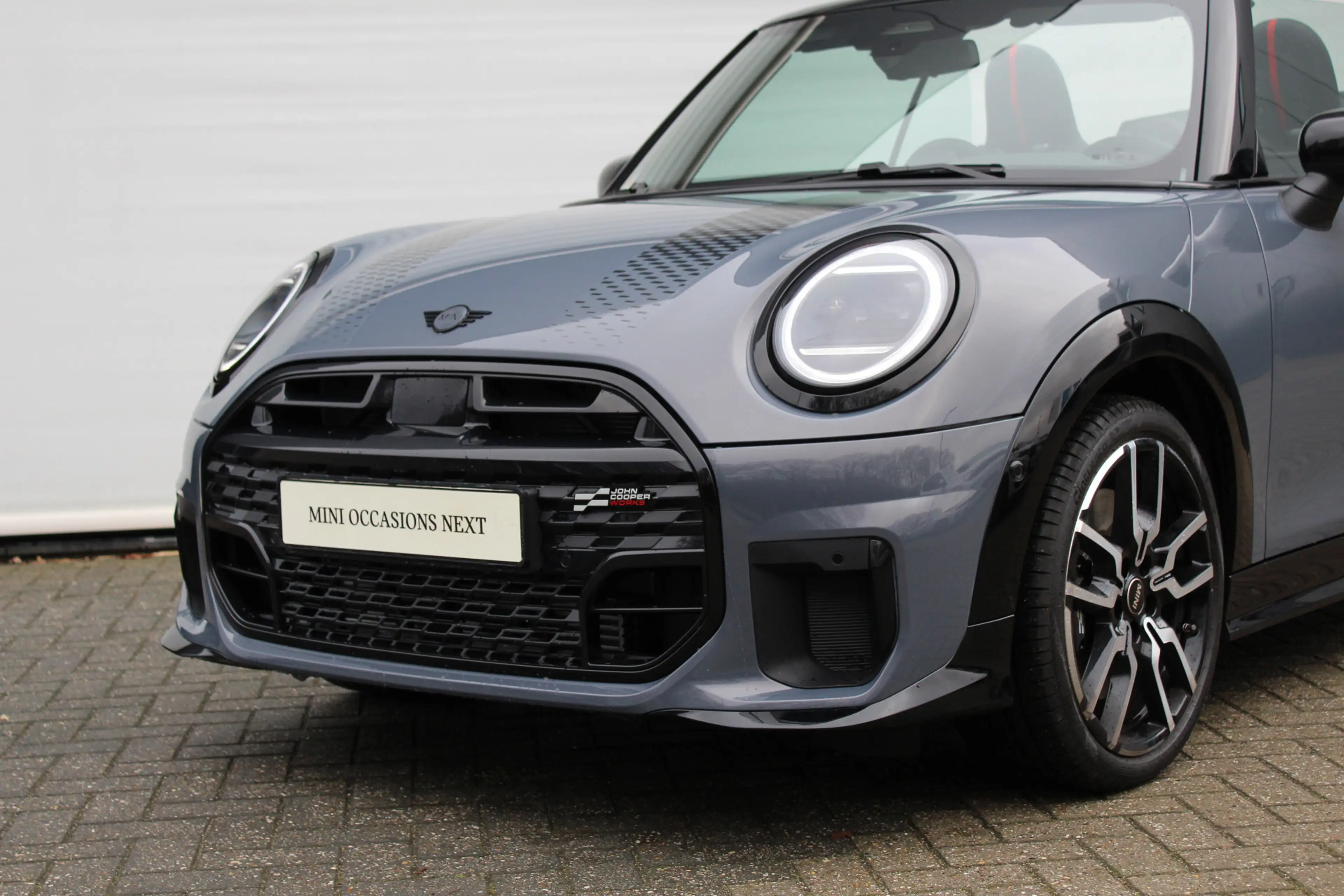 MINI Cooper C Cabrio Automaat / John Cooper Works / Pakket M / 18" JCW — photo 9