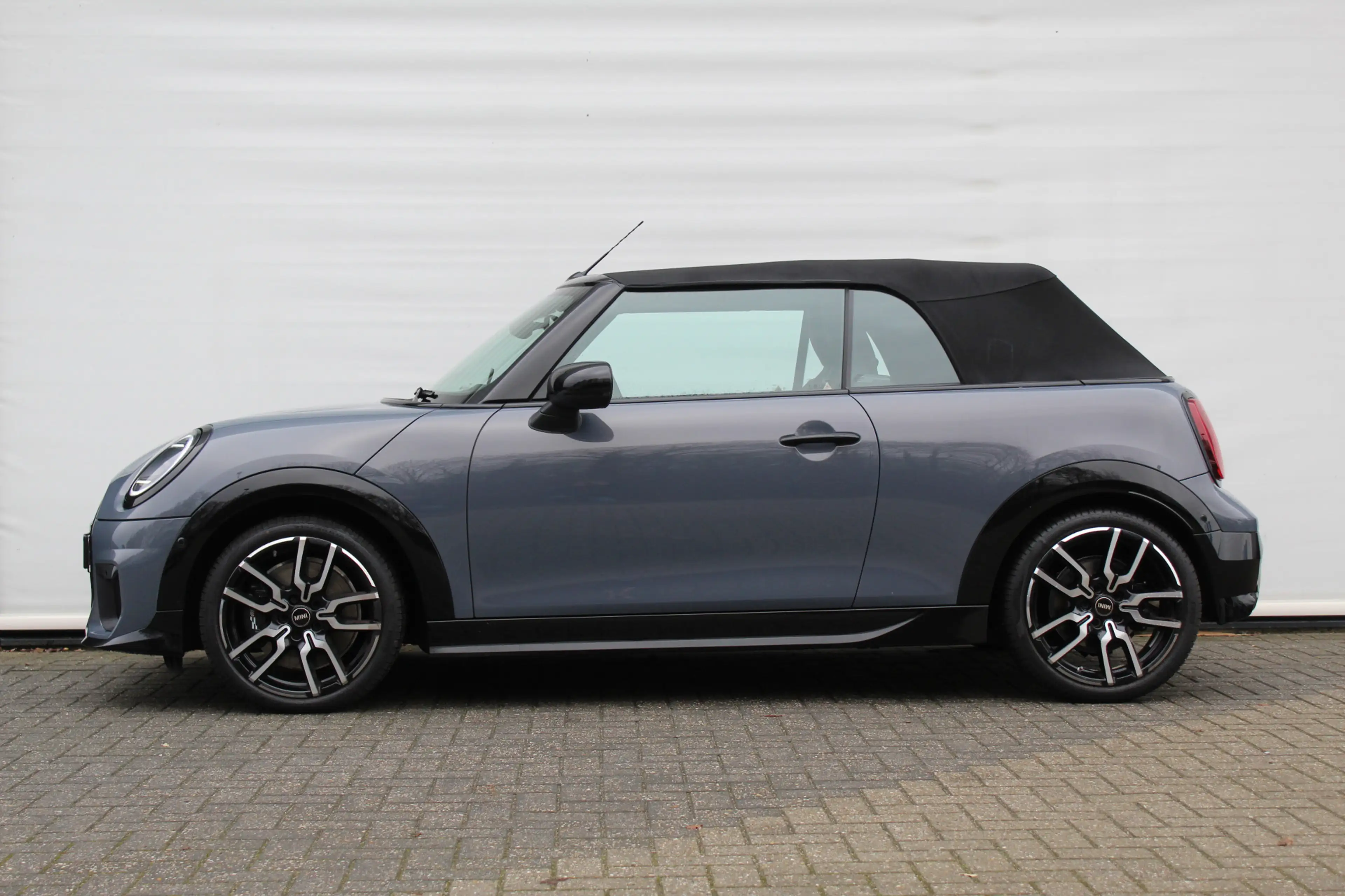 MINI Cooper C Cabrio Automaat / John Cooper Works / Pakket M / 18" JCW — photo 5