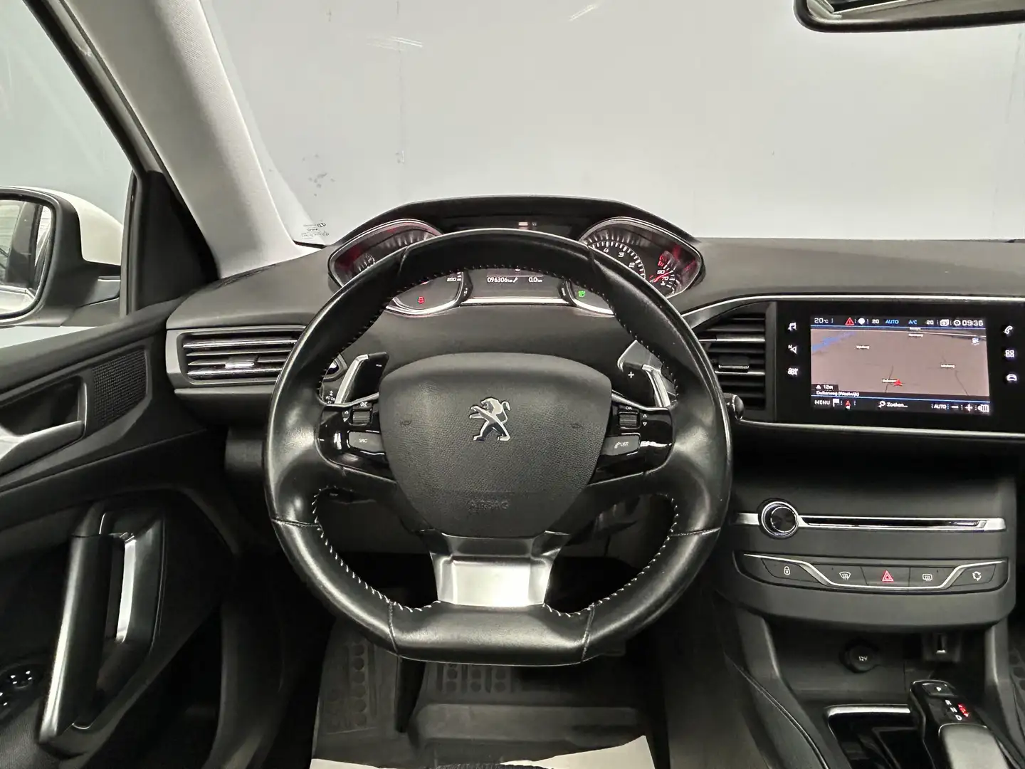 Peugeot 308 1.2 PureTech Allure Nwe Riem|Navi|Pano|Cruise Білий - 2