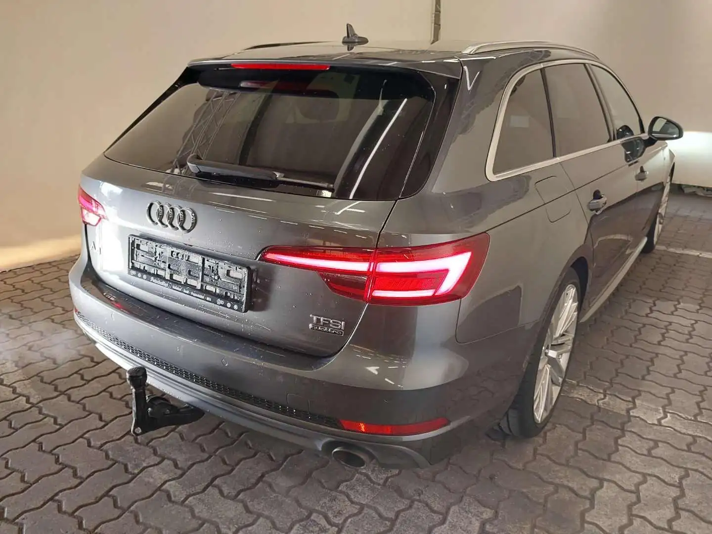 Audi A4 Avant 2.0TFSi 252pk quattro S line edition | Matri Gris - 2