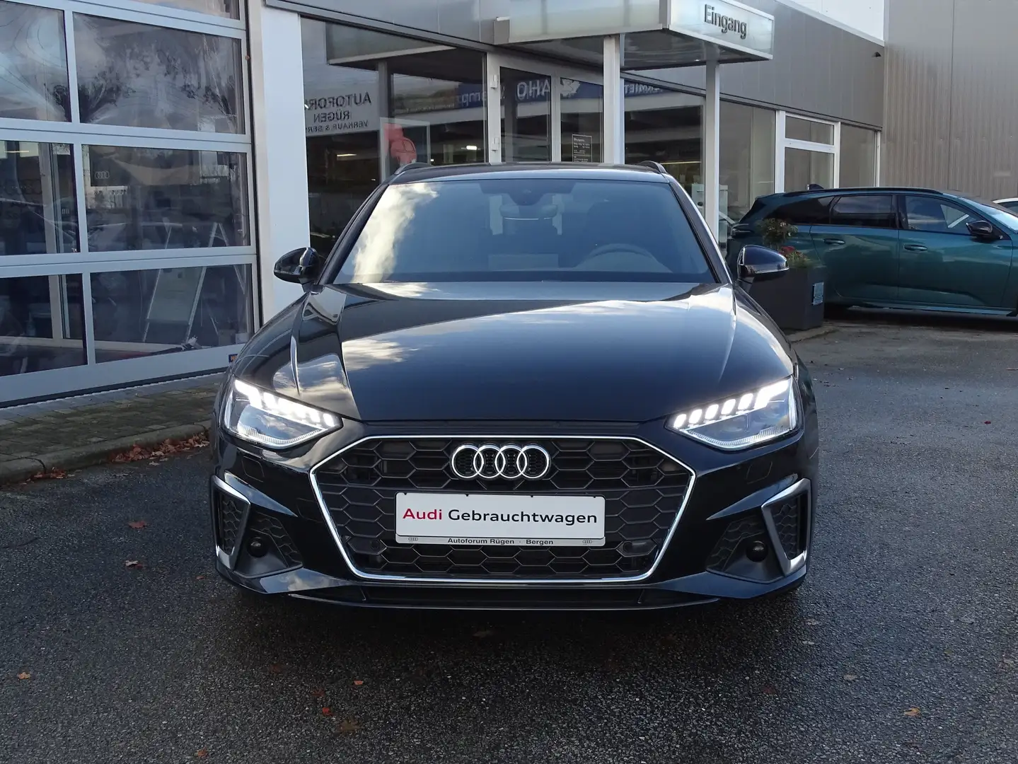 Audi A4 40 TDI S line Schwarz - 1