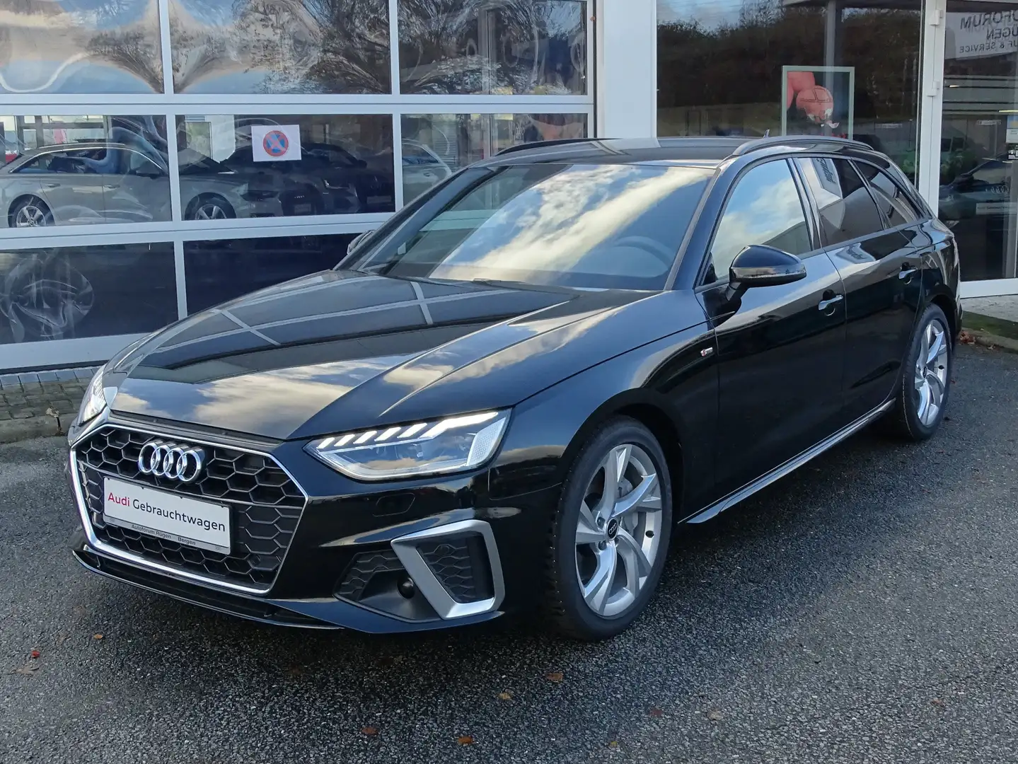 Audi A4 40 TDI S line Schwarz - 2