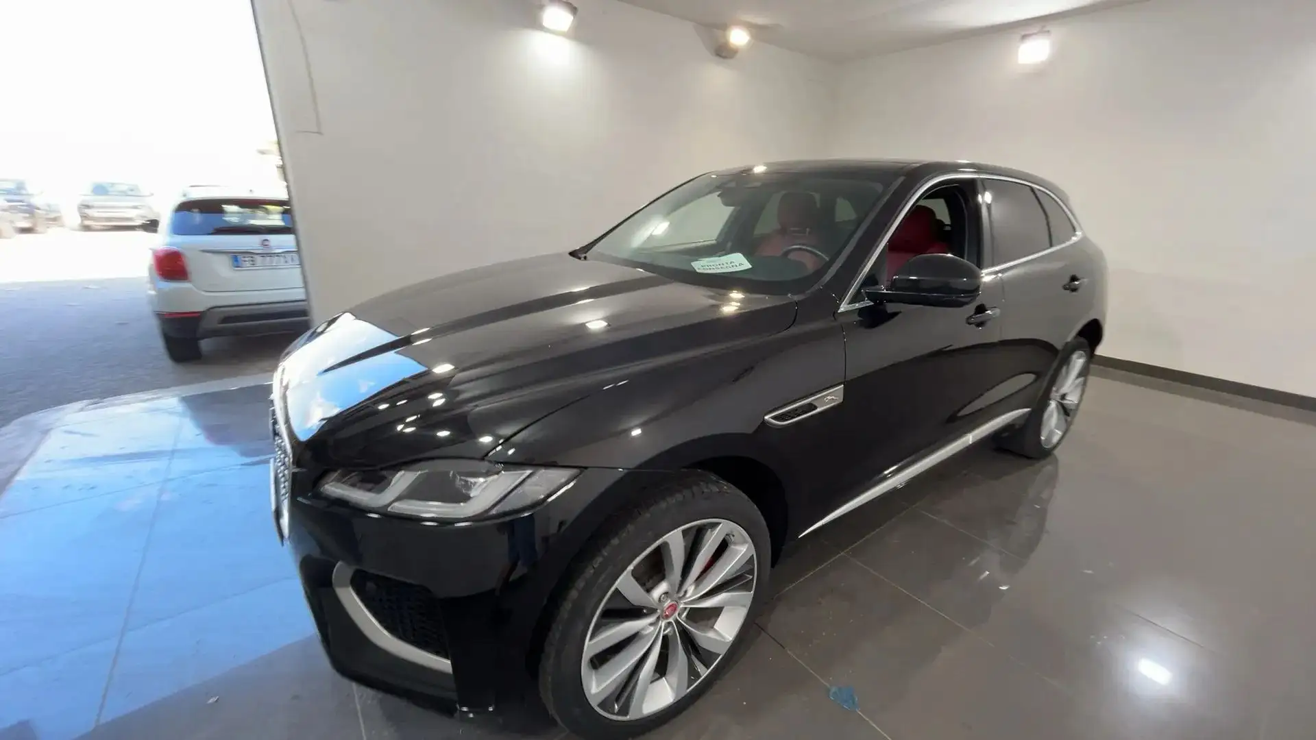 Jaguar F-Pace F-Pace 2.0 i4 R-Dynamic SE awd 250cv aut Schwarz - 2