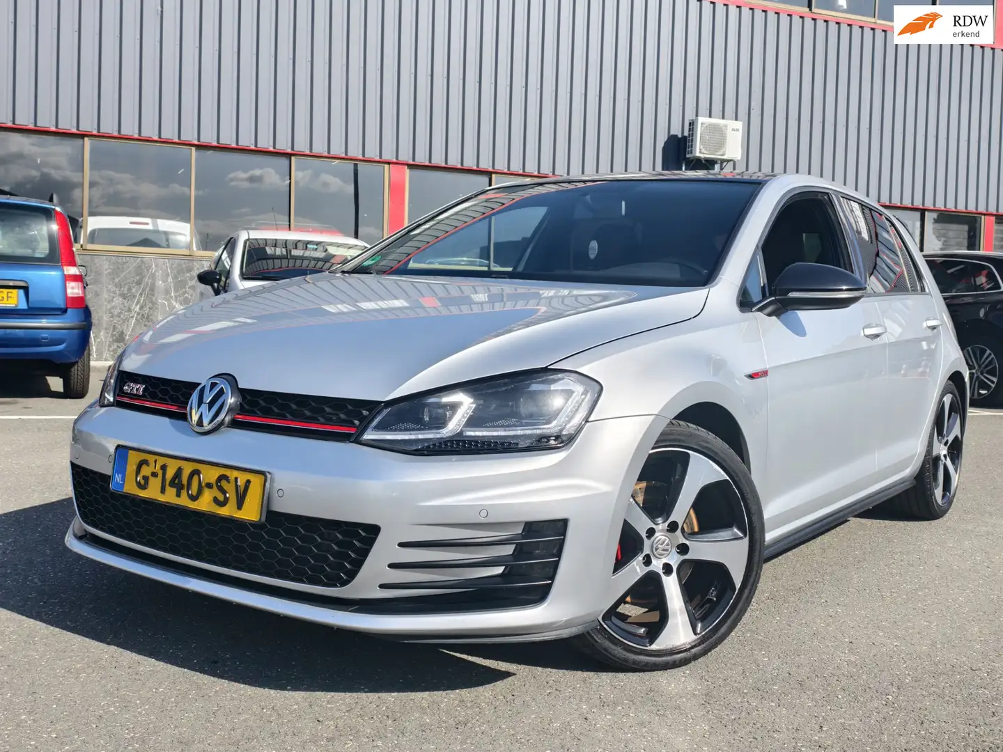 Volkswagen Golf GTI 2.0 TSI Performance // // AUTOMAAT / STOELVERWARMI Gris - 1